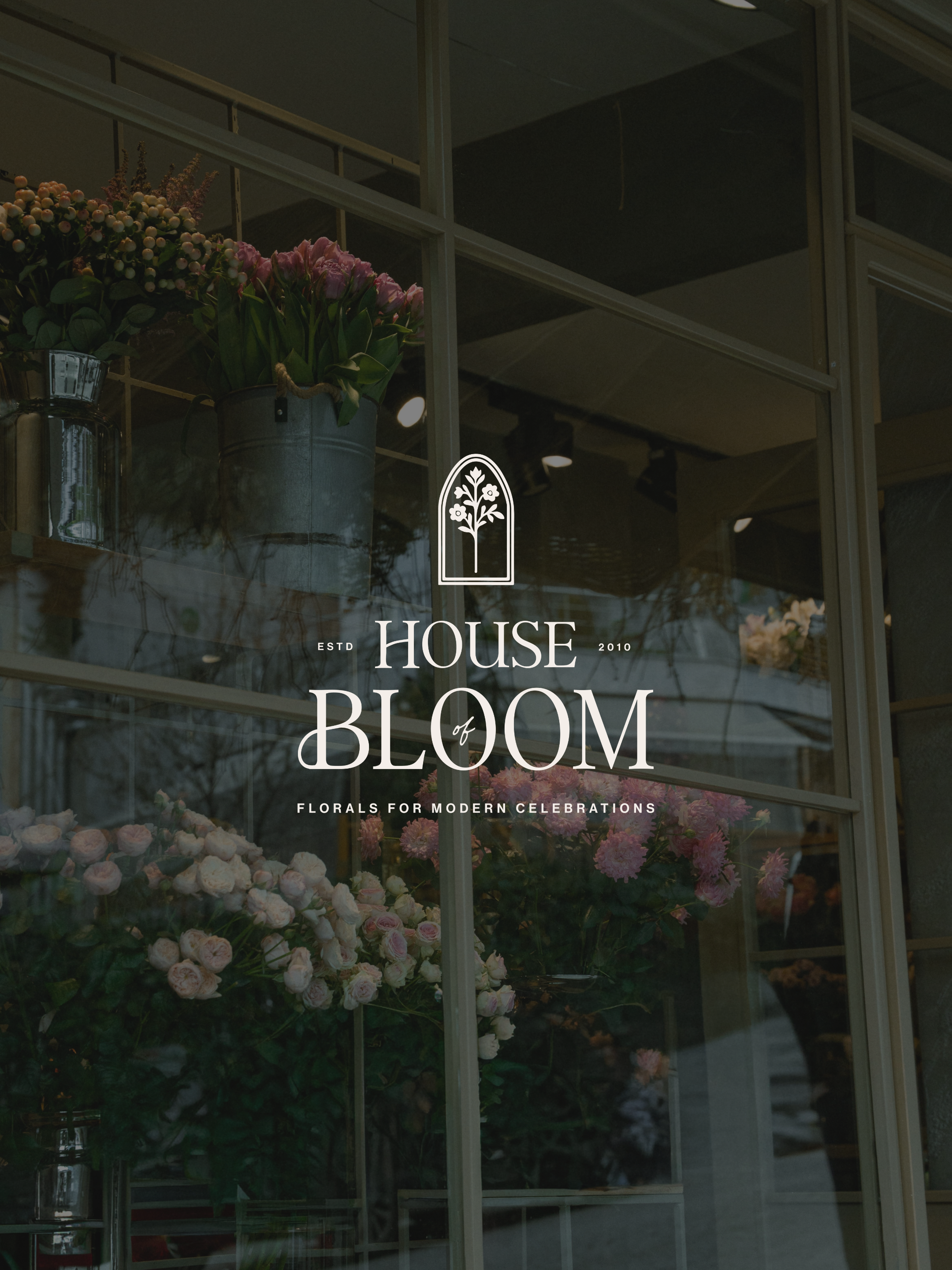 primary logo moody wedding florist branding.png