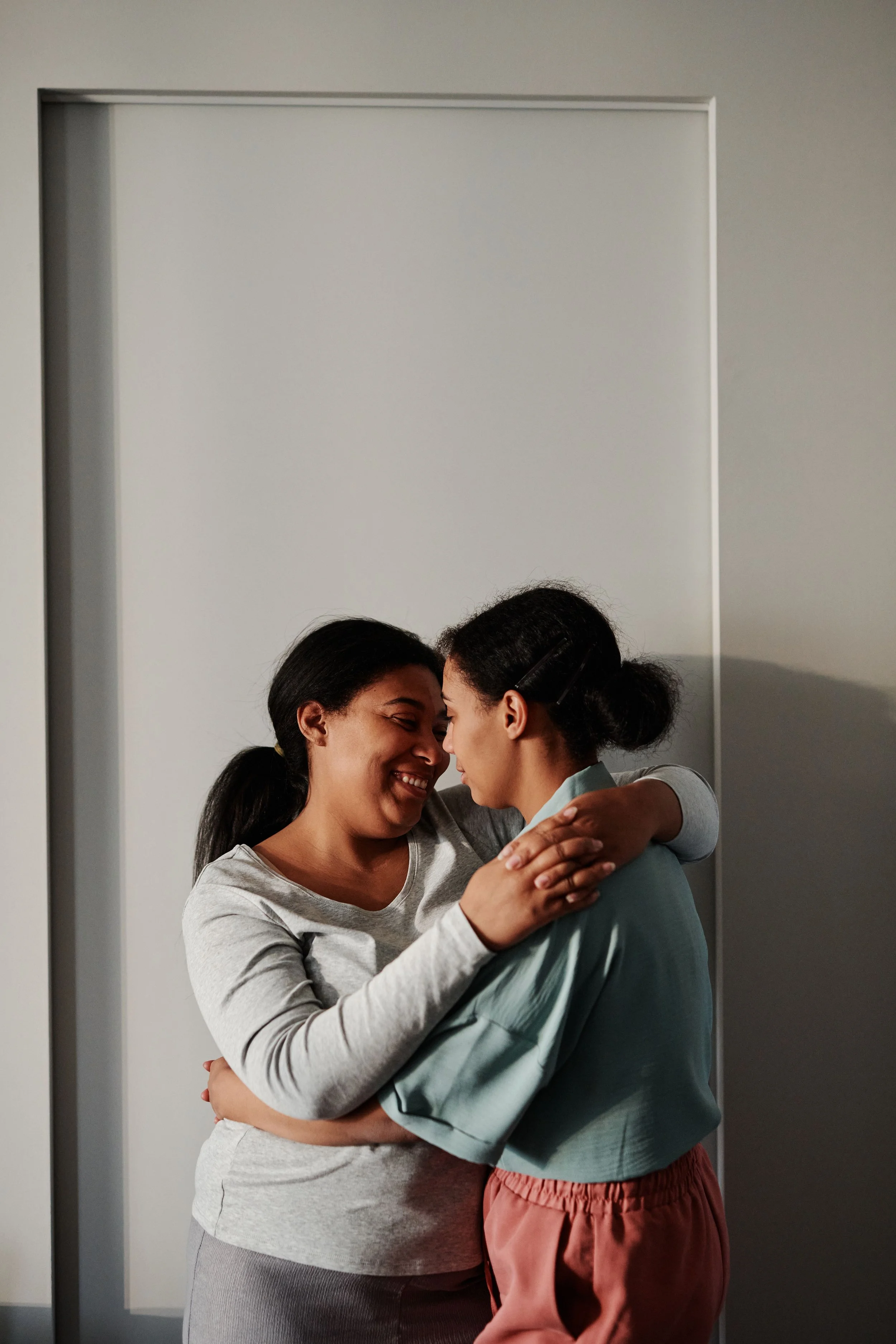 Queer lesbian BIPOC couple who received therapy for anxiety in Oakland and online across California