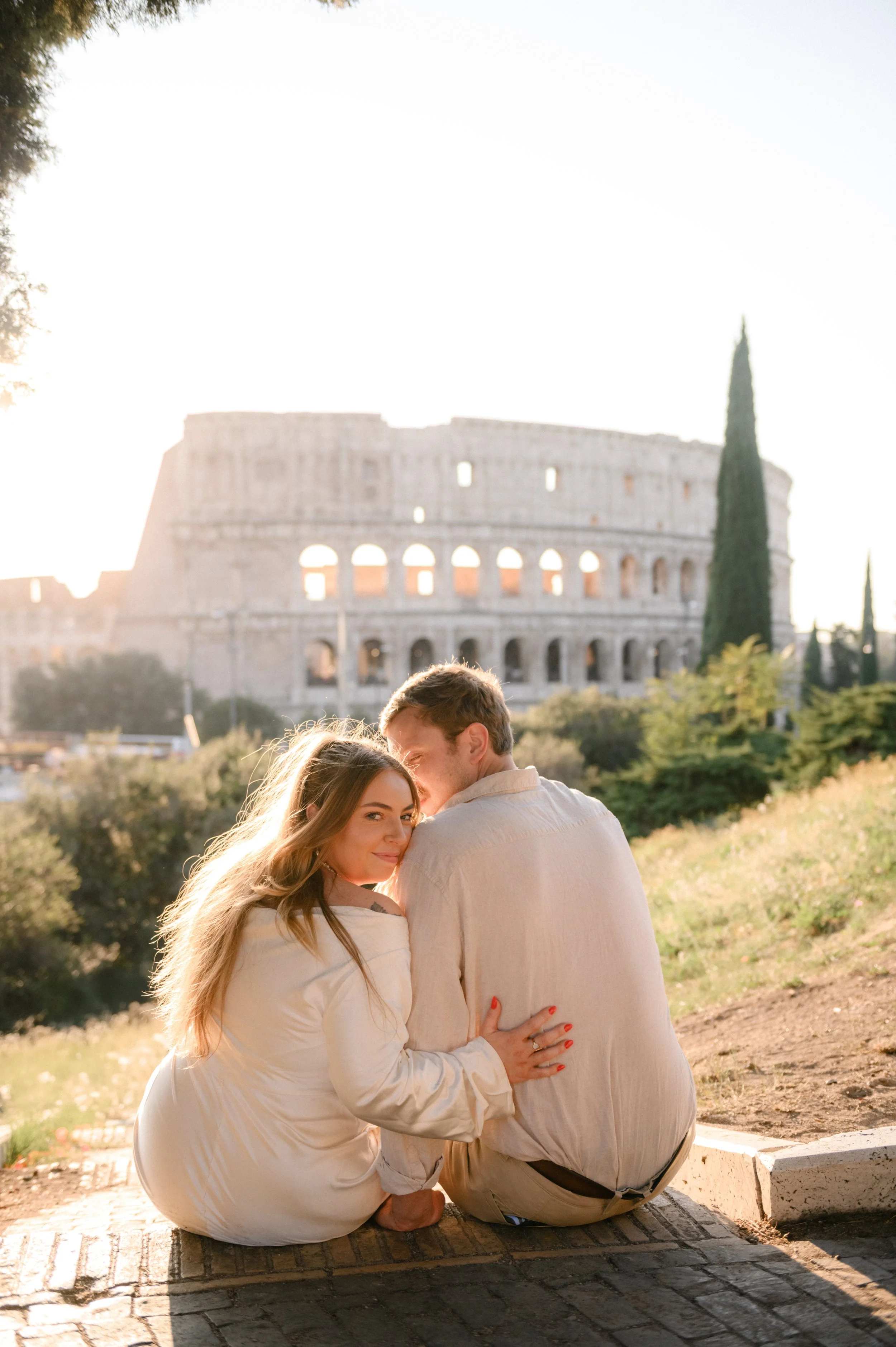  Couple photoshoot in Rome at the Colosseum during sunset

