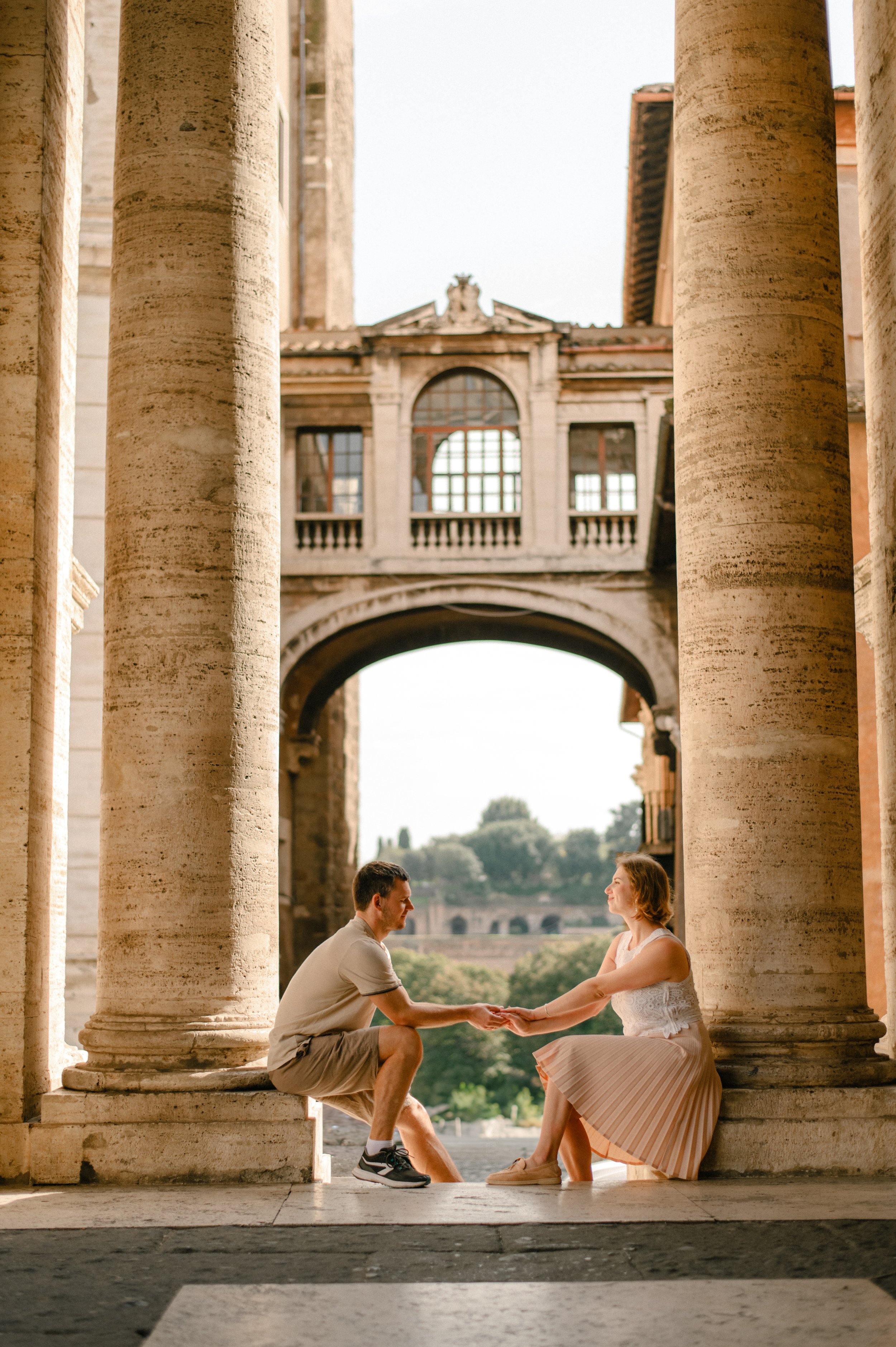 Couple photoshoot in Rome on Piazza Campidoglio