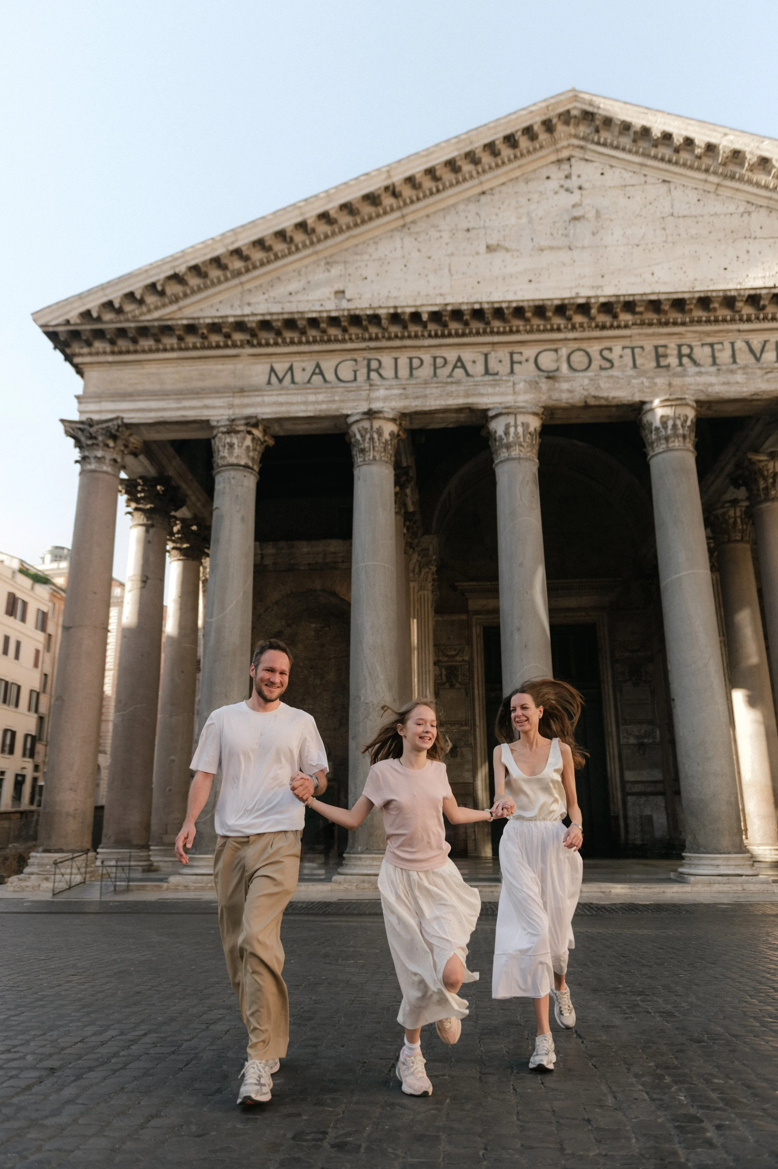 Family photoshoot in Rome at Pantheon, fun session
