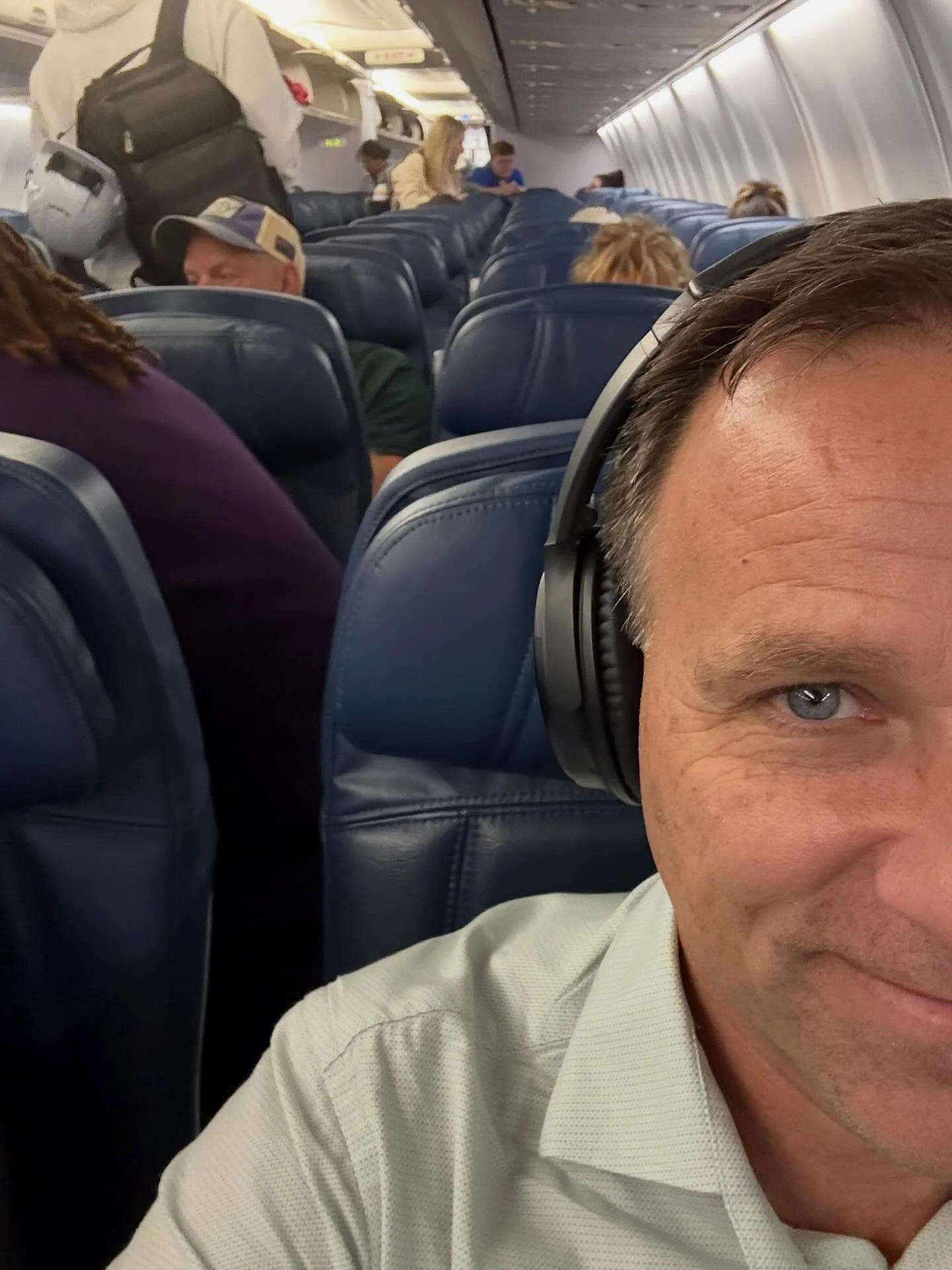 Because of all the anticipated chaos tomorrow in airports, our leaders all decided to fly home tonight &amp; we&rsquo;re going to continue our meeting virtually tomorrow. #ILoveObstacles 

So grateful that technology enables us to continue on&hellip;