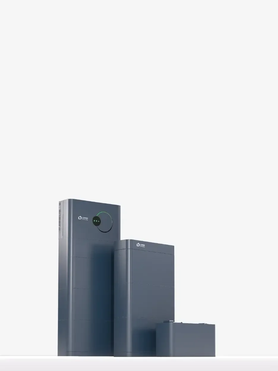 Mehrere SunSaver Speicher in unterschiedlichen Größen, stapelbar und modular erweiterbar, einfache Installation.“