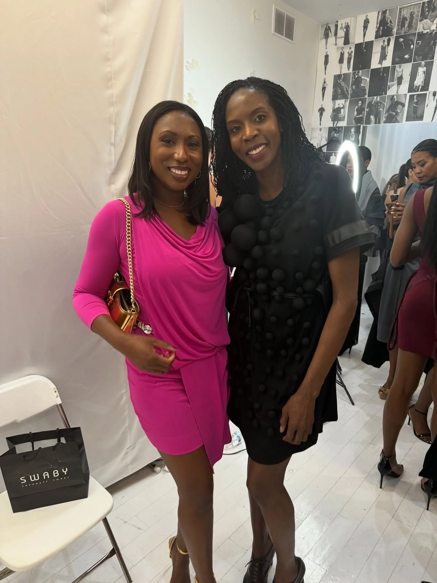 Day 300: got my flowy, fringed dress in hot pink! 🔥😳🩷

Thanks to my one and only @swaby_rebel!! 

#365daysofchicagofashion #chicago #shoplocal #supportlocal #fashion