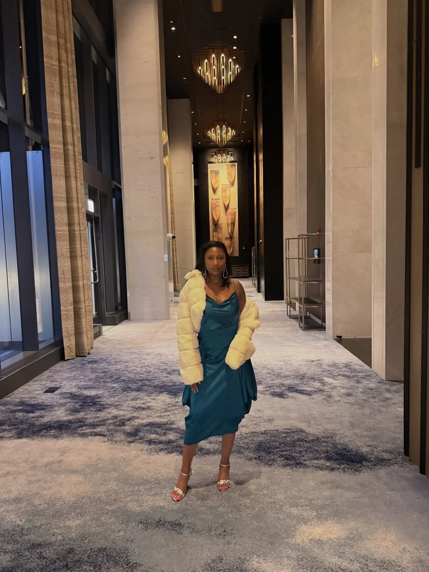 It&rsquo;s not turquoise. It&rsquo;s cerulean. 👗

Throwback to my outfit for the premiere of The Devil Wears Prada 👠. @20thcenturystudios @curioexperience 

✨Skirt by @productionmode 
✨Shoes by @il.fratellino