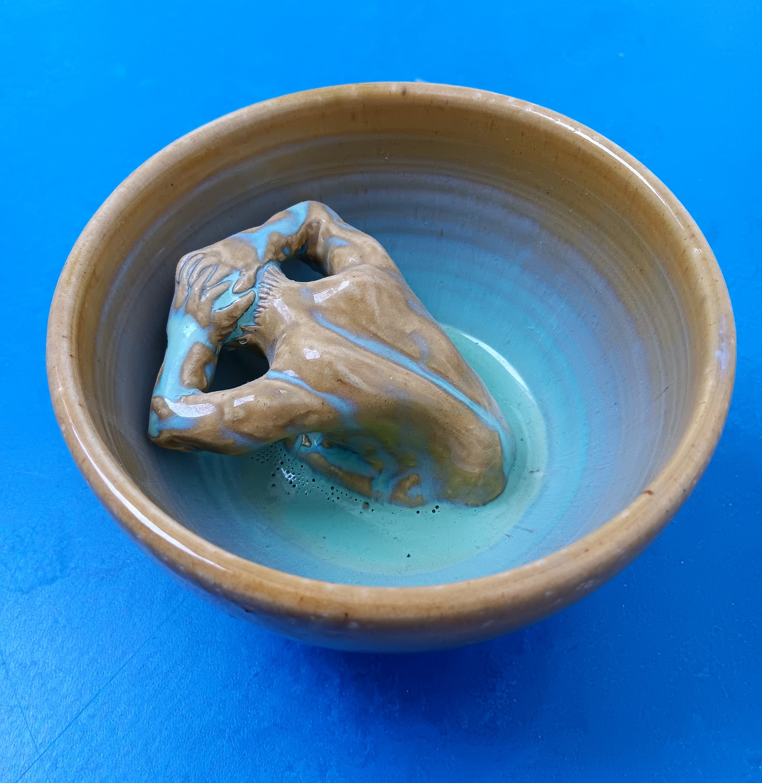 Extraordinary ceramic artwork by Khanjan Dalal in memory of 5 September 1986