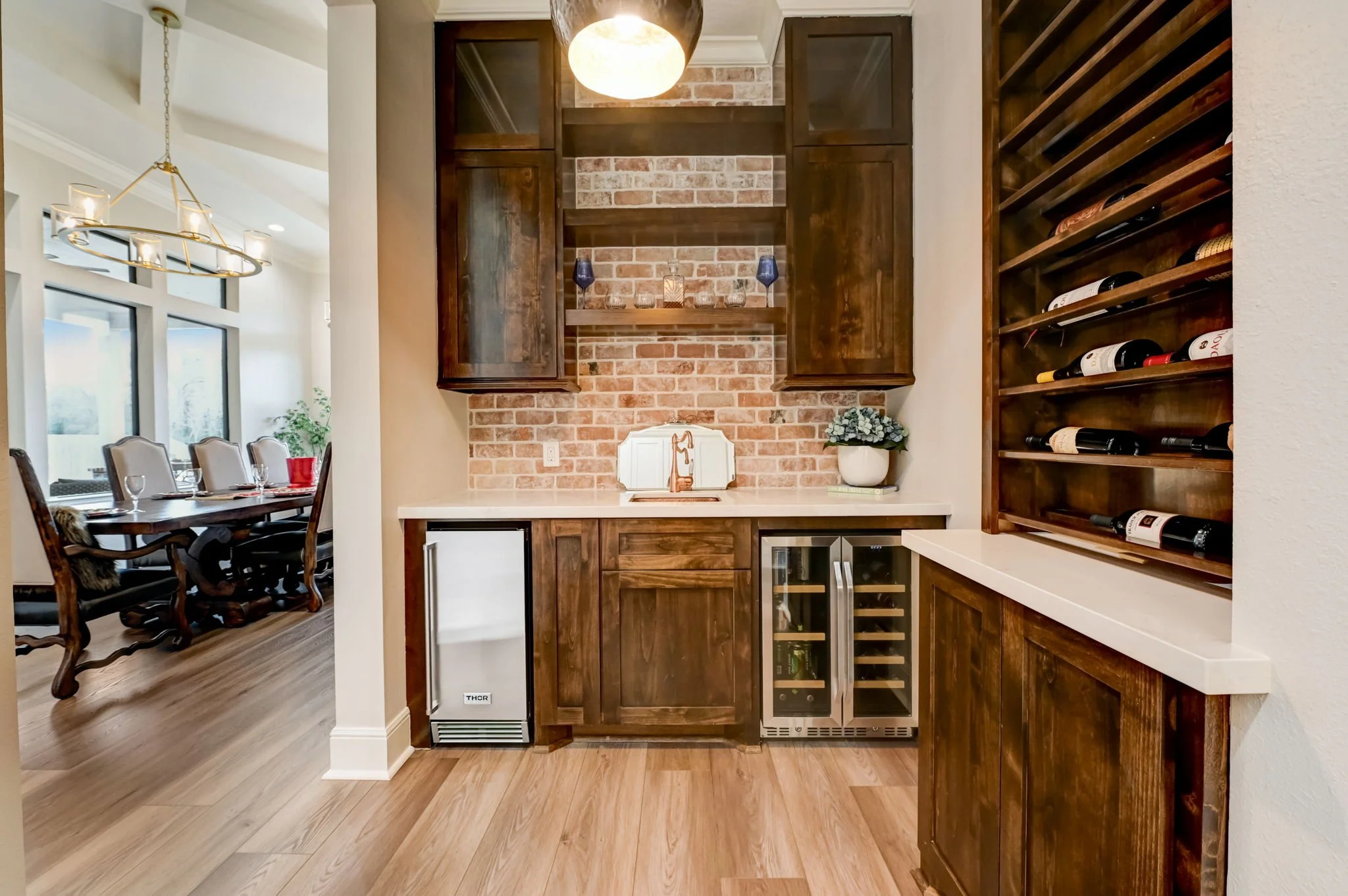 40-web-or-mls-Blackhawk Dr-040.jpg
