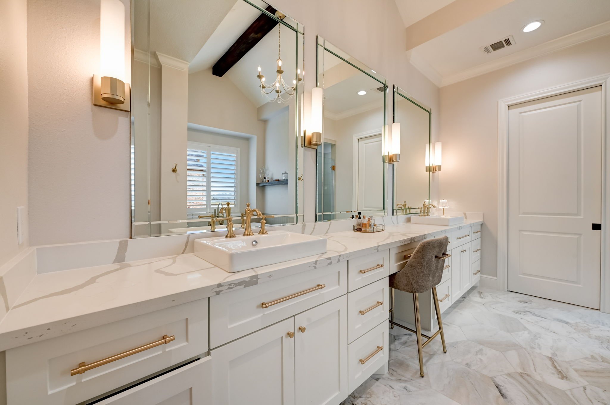 49-web-or-mls-Blackhawk Dr-049.jpg