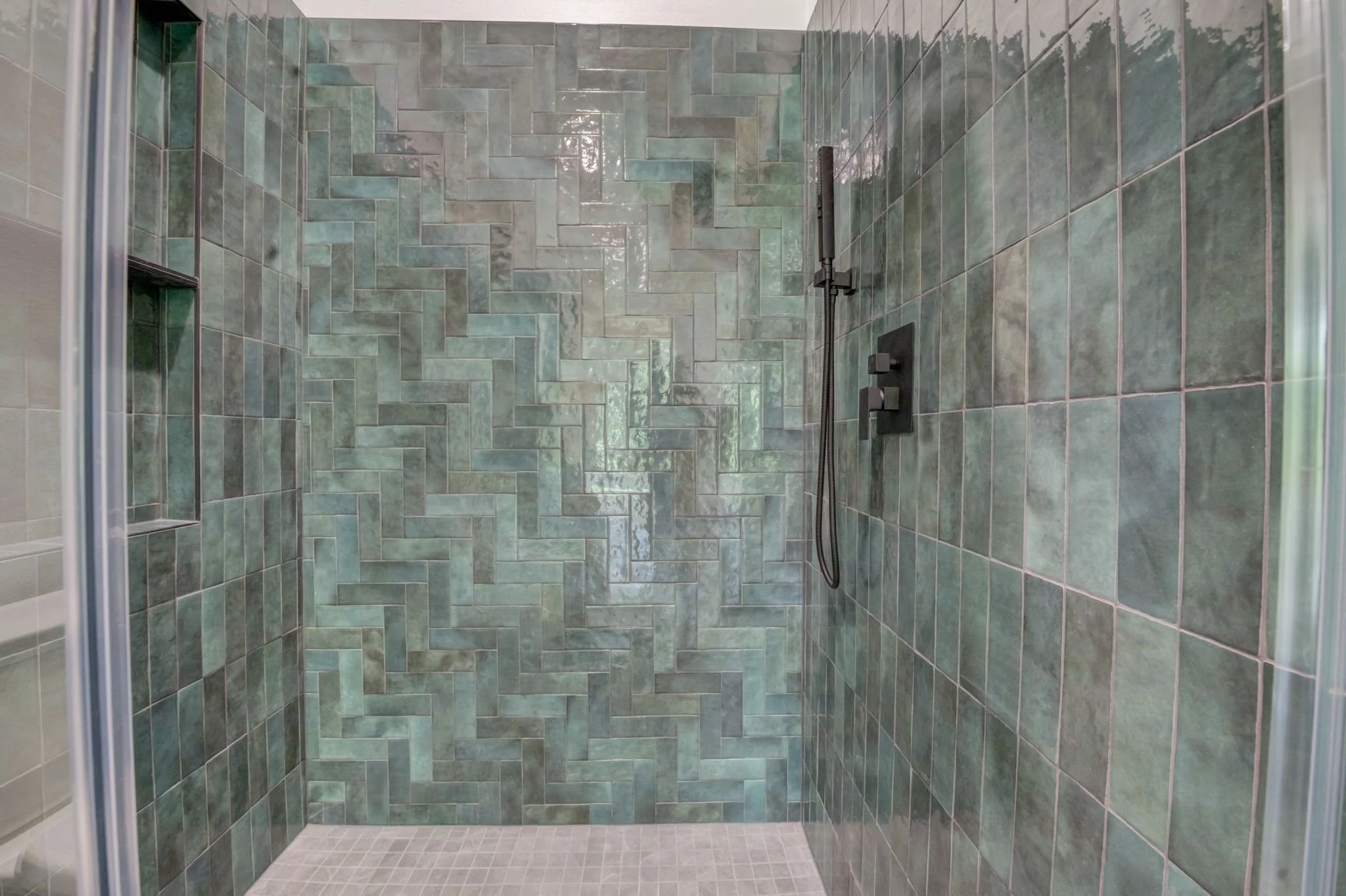 bathroom maley 2.jpg