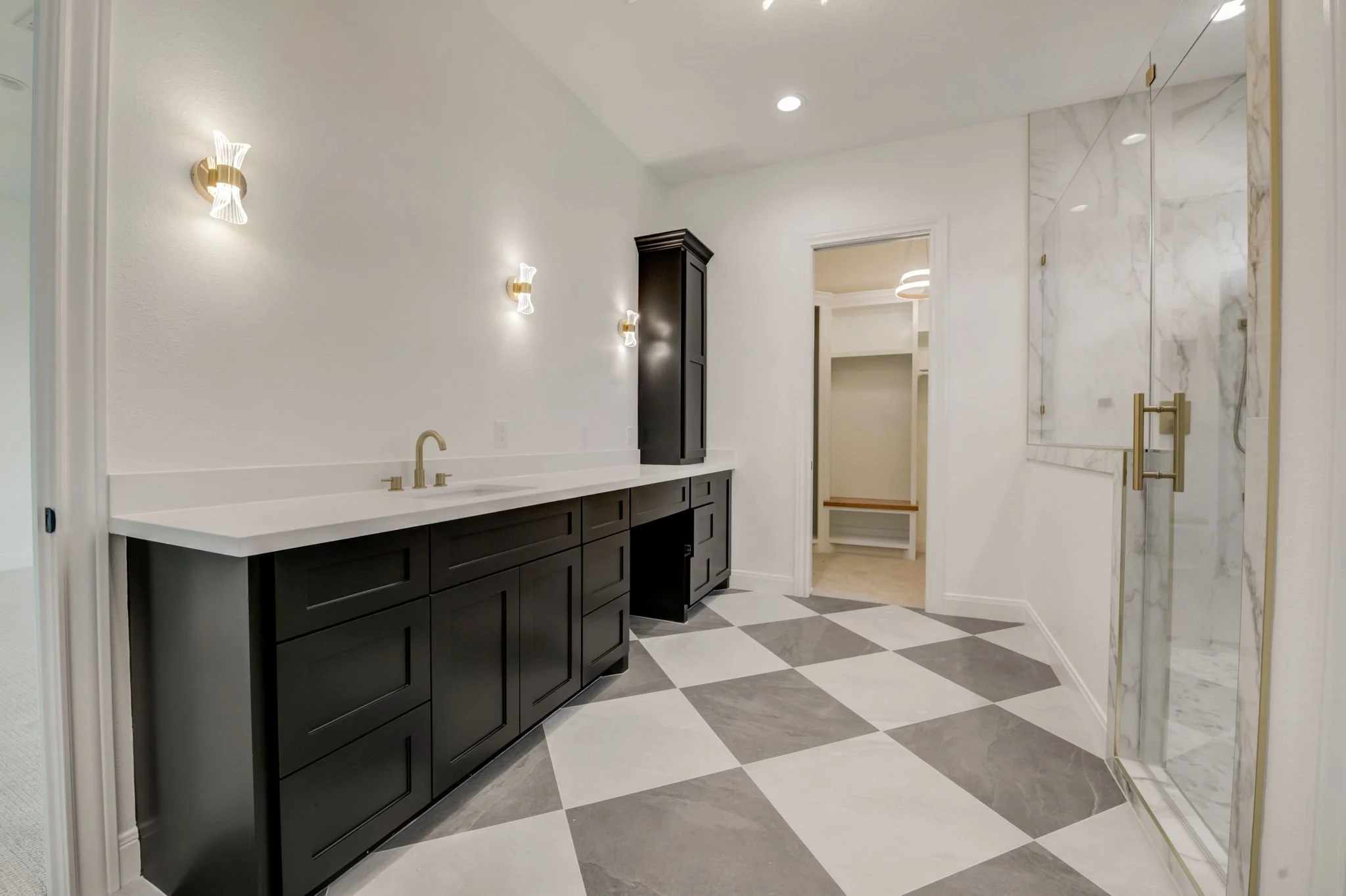 bathroom maley 3.jpg