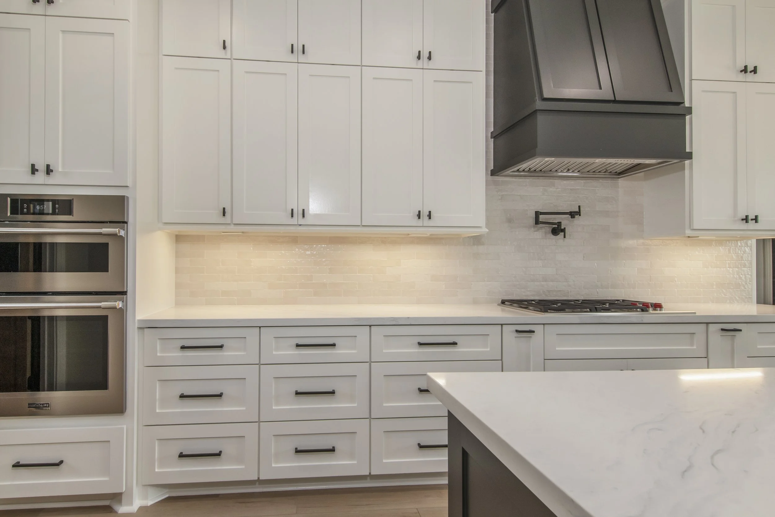 kitchen white 2.jpg