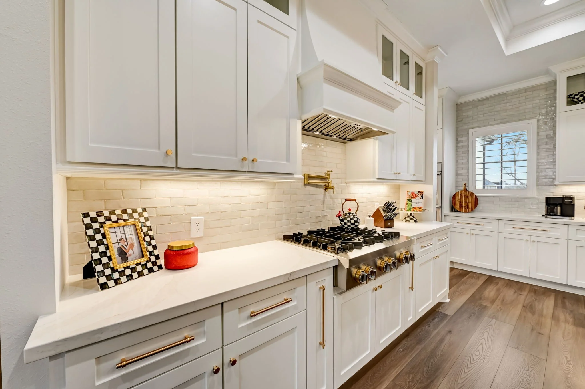 kitchen 2.jpg