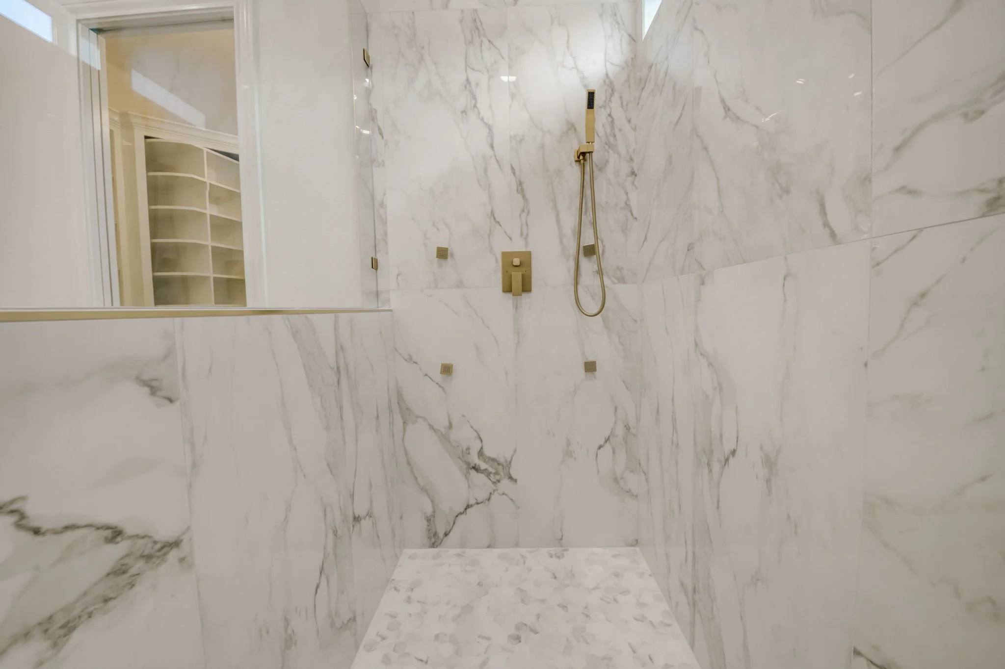 bathroom maley 5.jpg