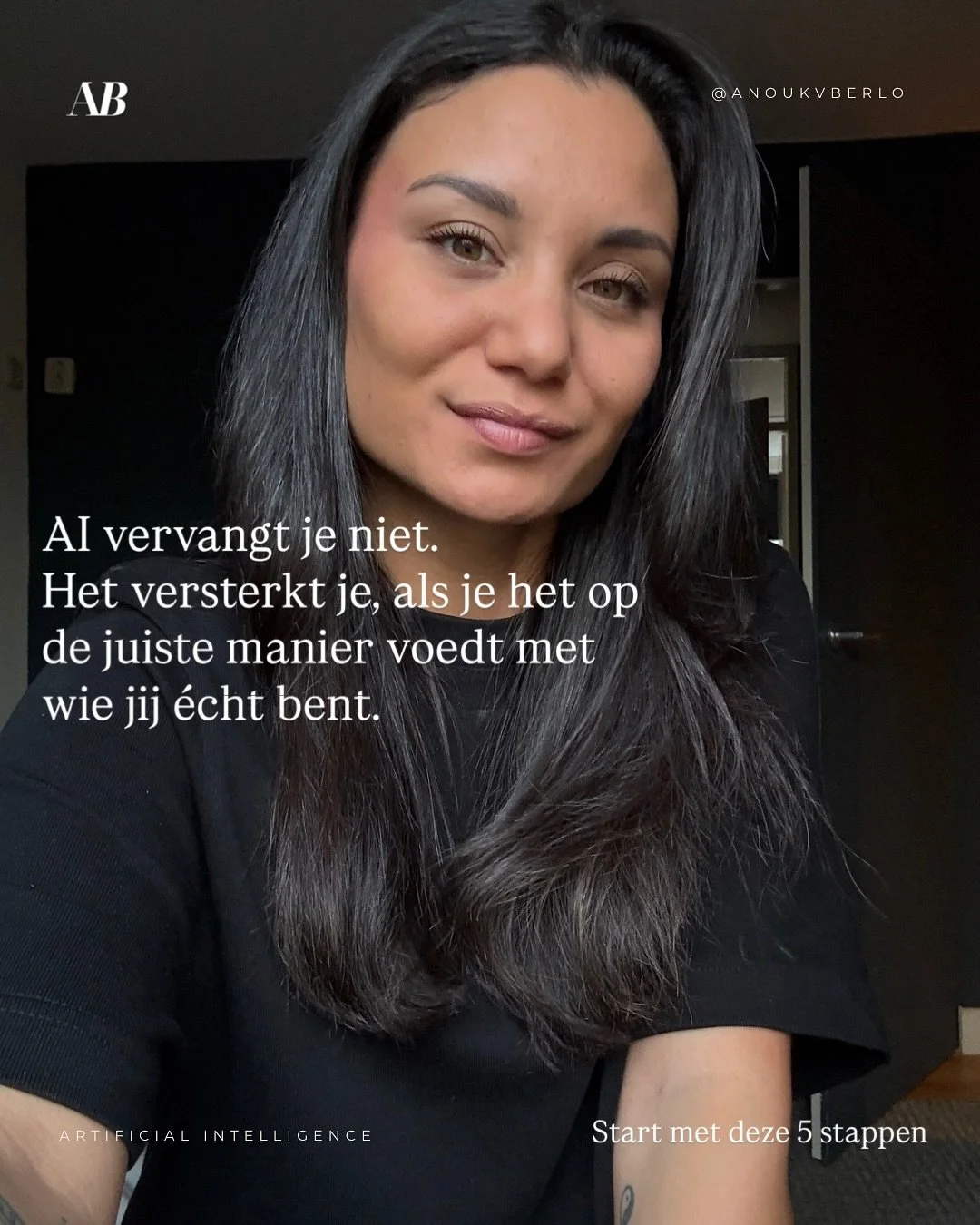 AI vervangt je niet. Het versterkt je, als je het op de juiste manier voedt met informatie over wie jij &eacute;cht bent. ⚡️

Veel ondernemers denken nog steeds dat AI onpersoonlijke, robotachtige content maakt.
Maar dat gebeurt alleen als je er zelf