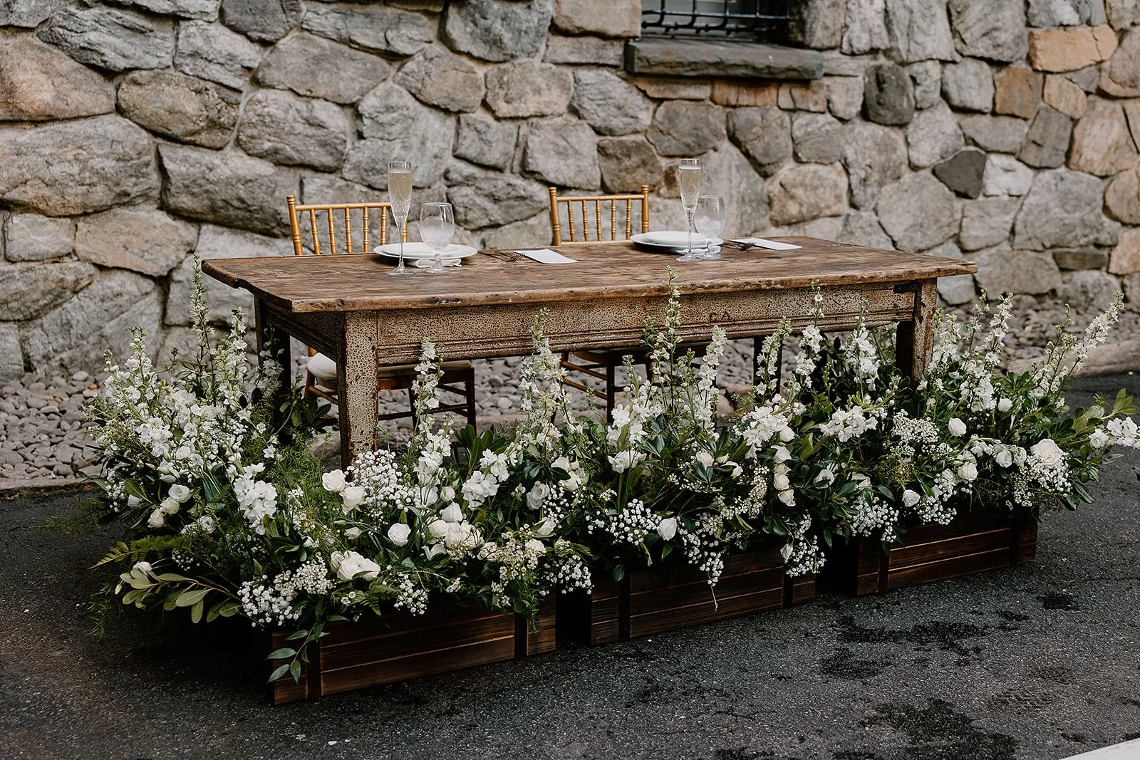 STUDIO-ATTIS-VAZQUEZ-WEDDING-SWEETHEART-TABLE.jpeg