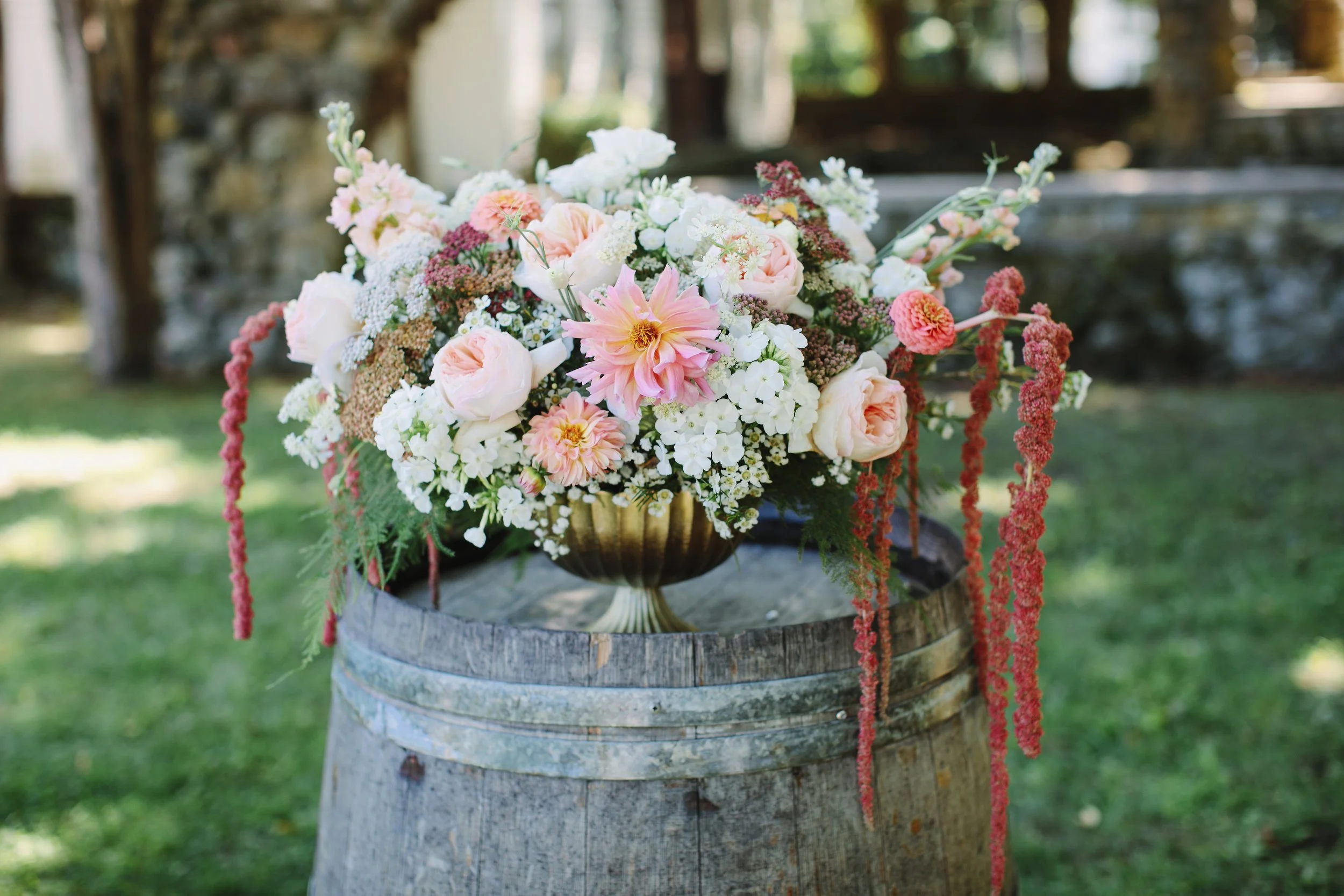 STUDIO-ATTIS-HEINZ-WEDDING-ALTAR-ARRANGEMENT-RIGHT-CLOSEUP-THREE-AT-CEREMONY (1).jpeg