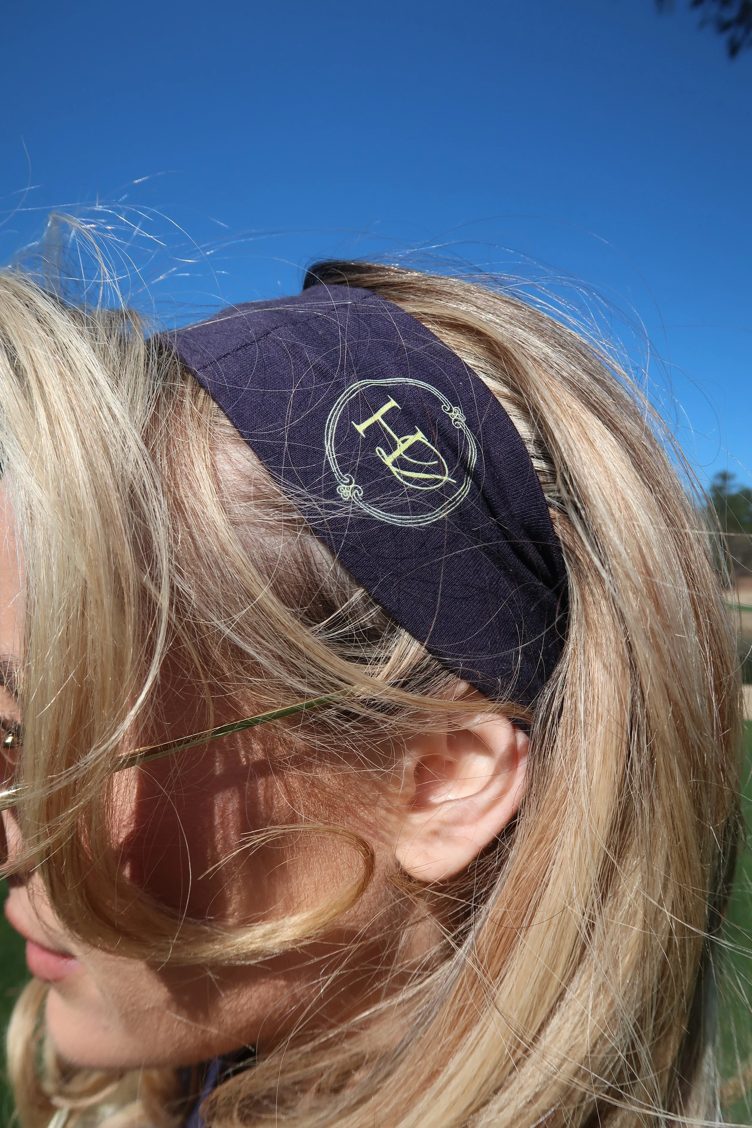 navy headband.JPG