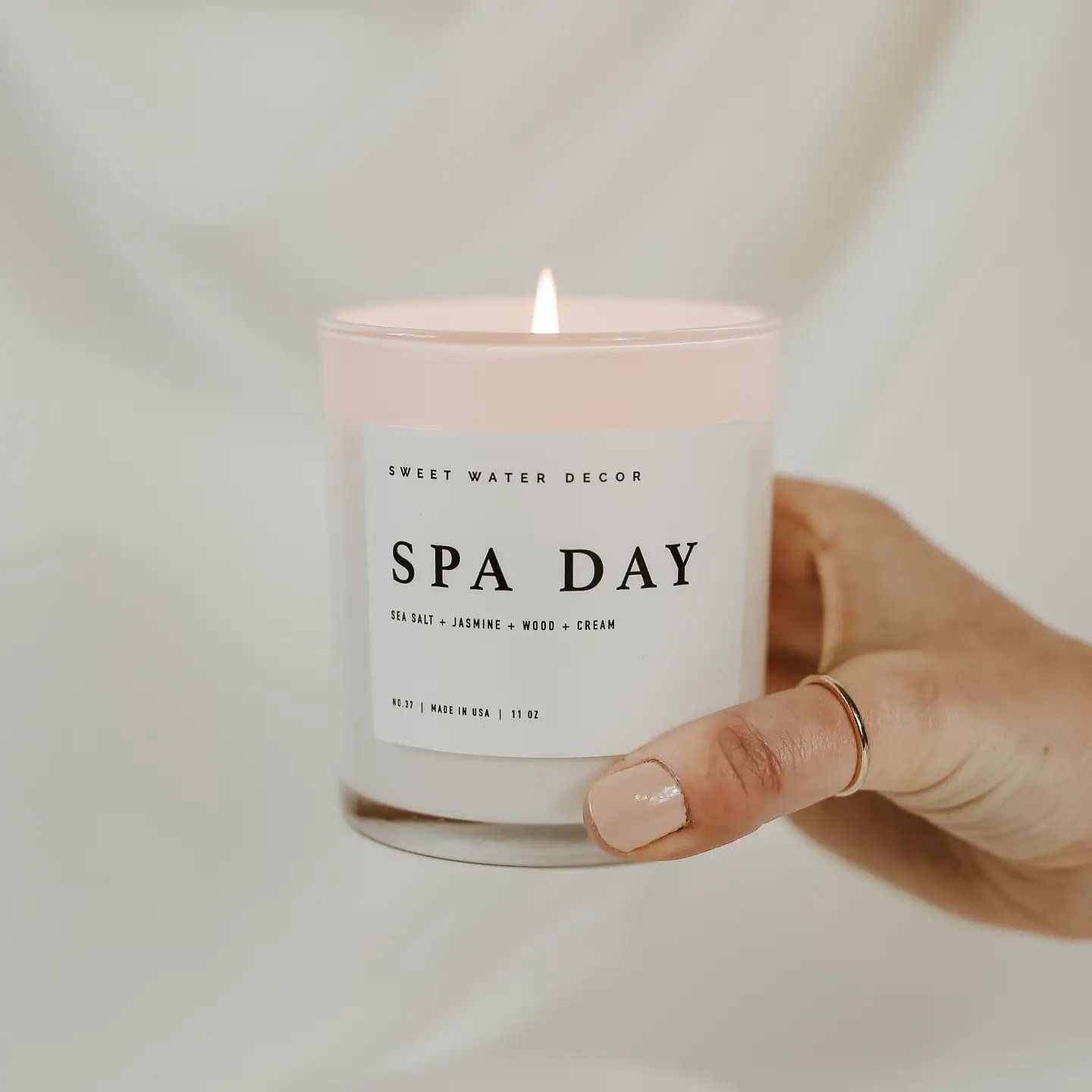 Spa Day 11 oz Soy Candle 3.jpeg