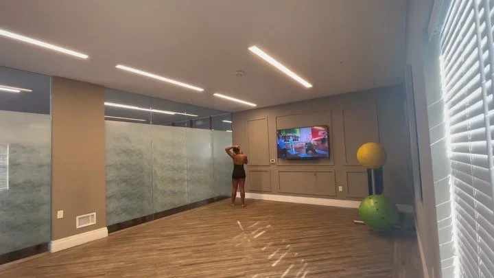 sometimes you gotta channel that dramatic traditional modern-liturgical dance training you grew up with. too bad i don&rsquo;t have a long white ministry dress lol. please excuse my sickled foot😀

swipe to see the full vid :)