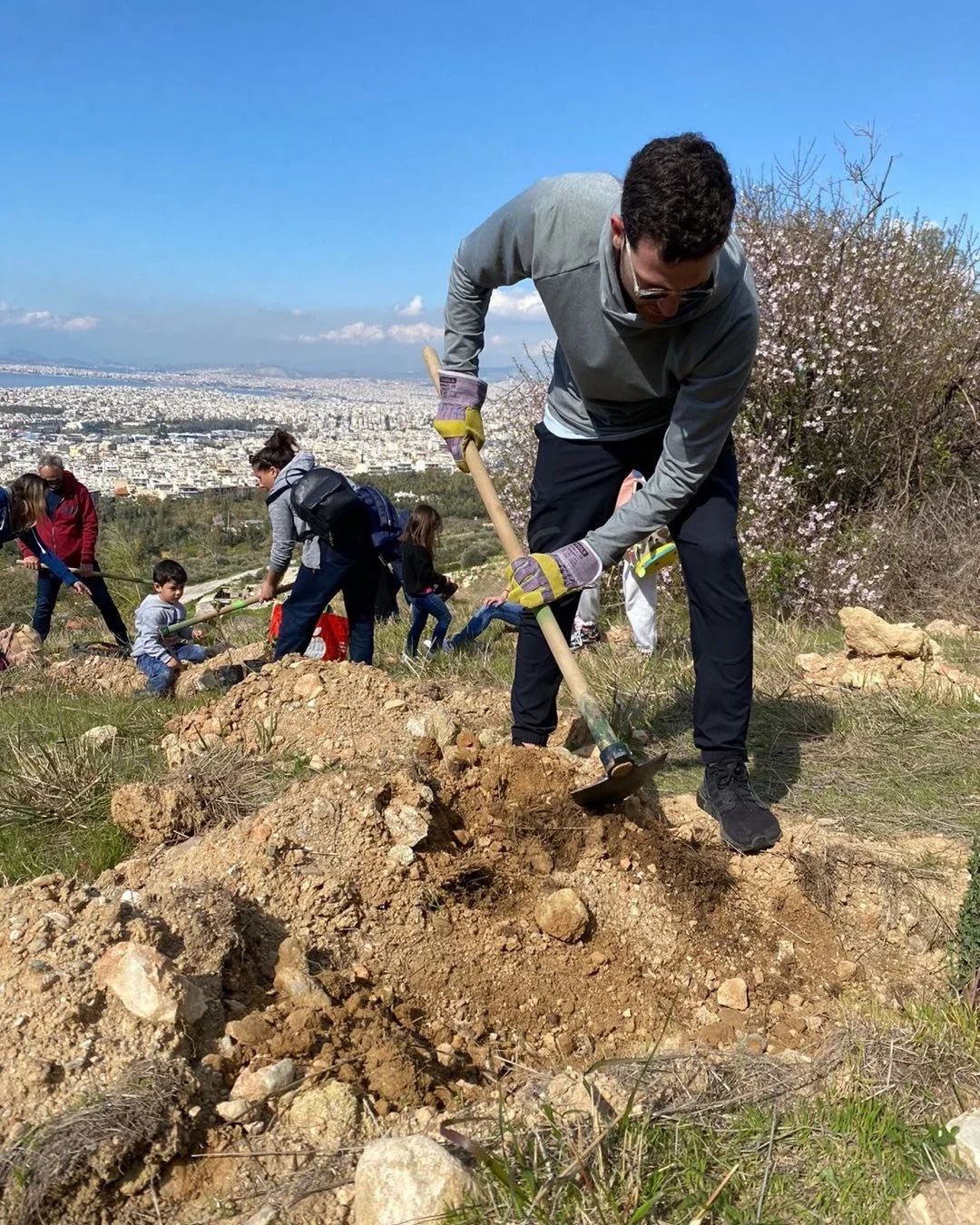 Merry Christmas everyone! See you all at our next event on January 11, 2025. This photo is a throwback to our Feb. 2022 event in Argyroupoli. Check out all our past events at treevive.eu/events
.
.
#nature
#environment
#forest
#reforestation
#trees
#