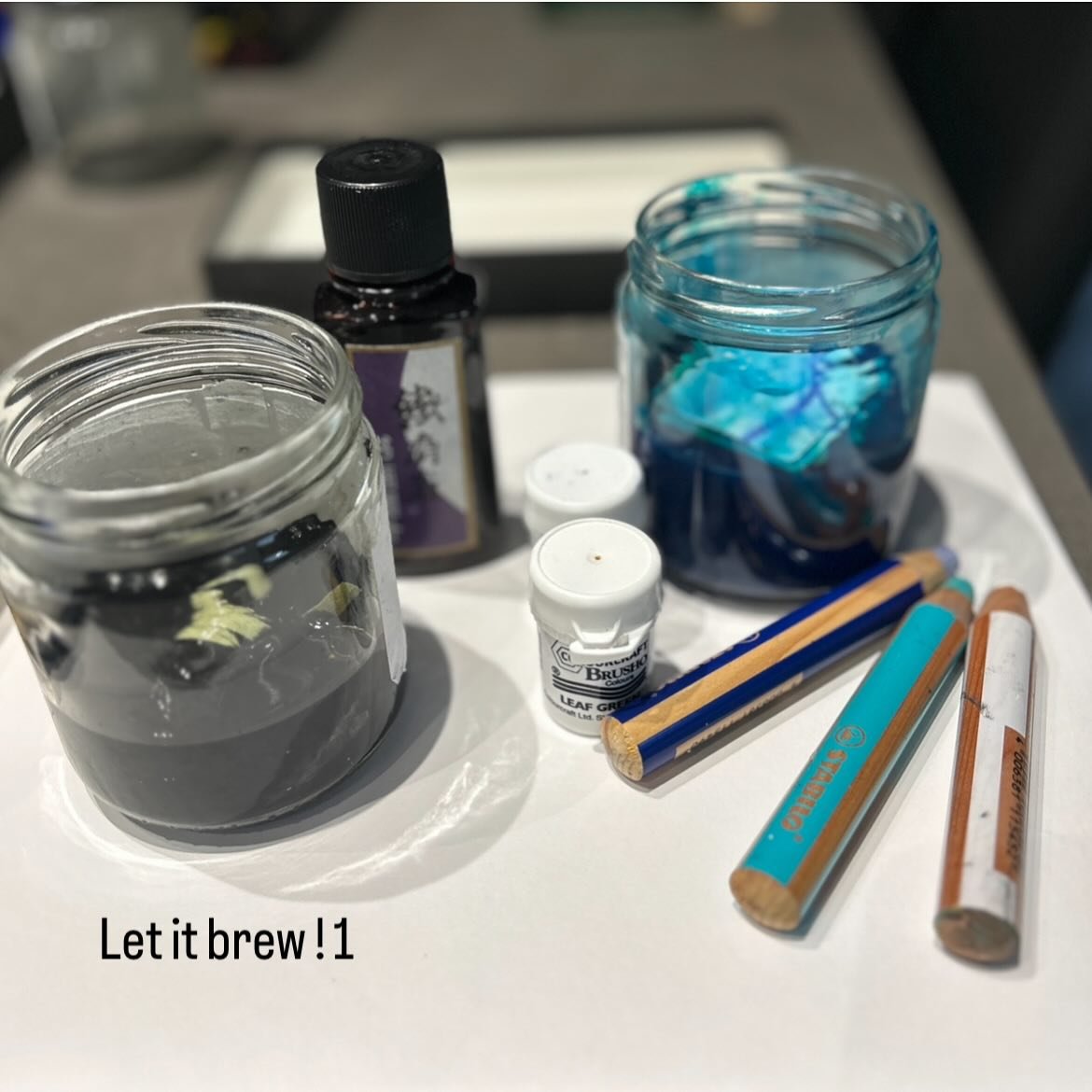 The wonderful @faye_bridgwater 
November Squares challenge continues. 
I am loving experimenting and # 9 let it brew has been great, I couldn&rsquo;t stop at one. 
All very different with endless composition possibilities and collage elements.

#sket