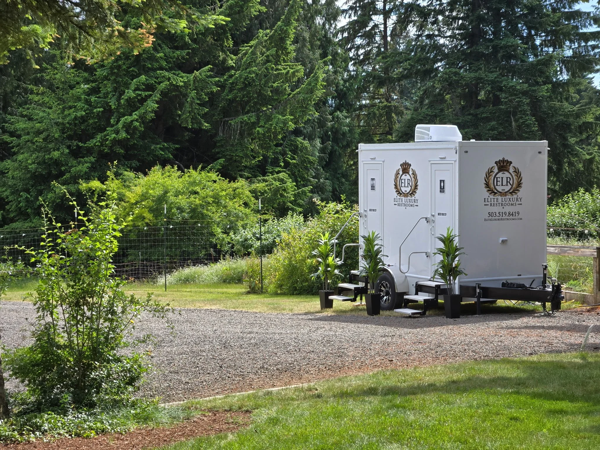 2 Station Elite Grand Restroom Trailer