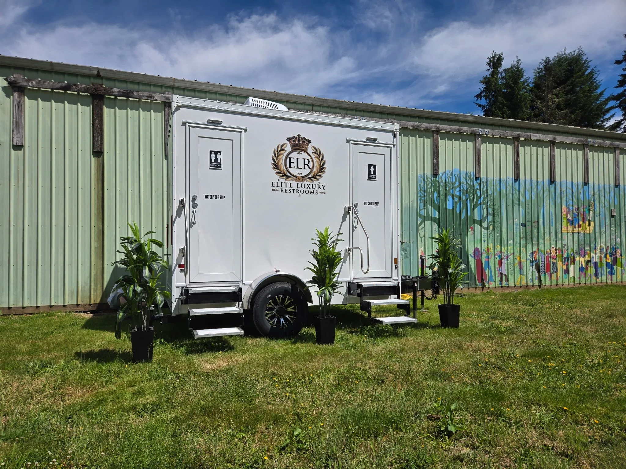 2 Station Elite Grand Restroom Trailer