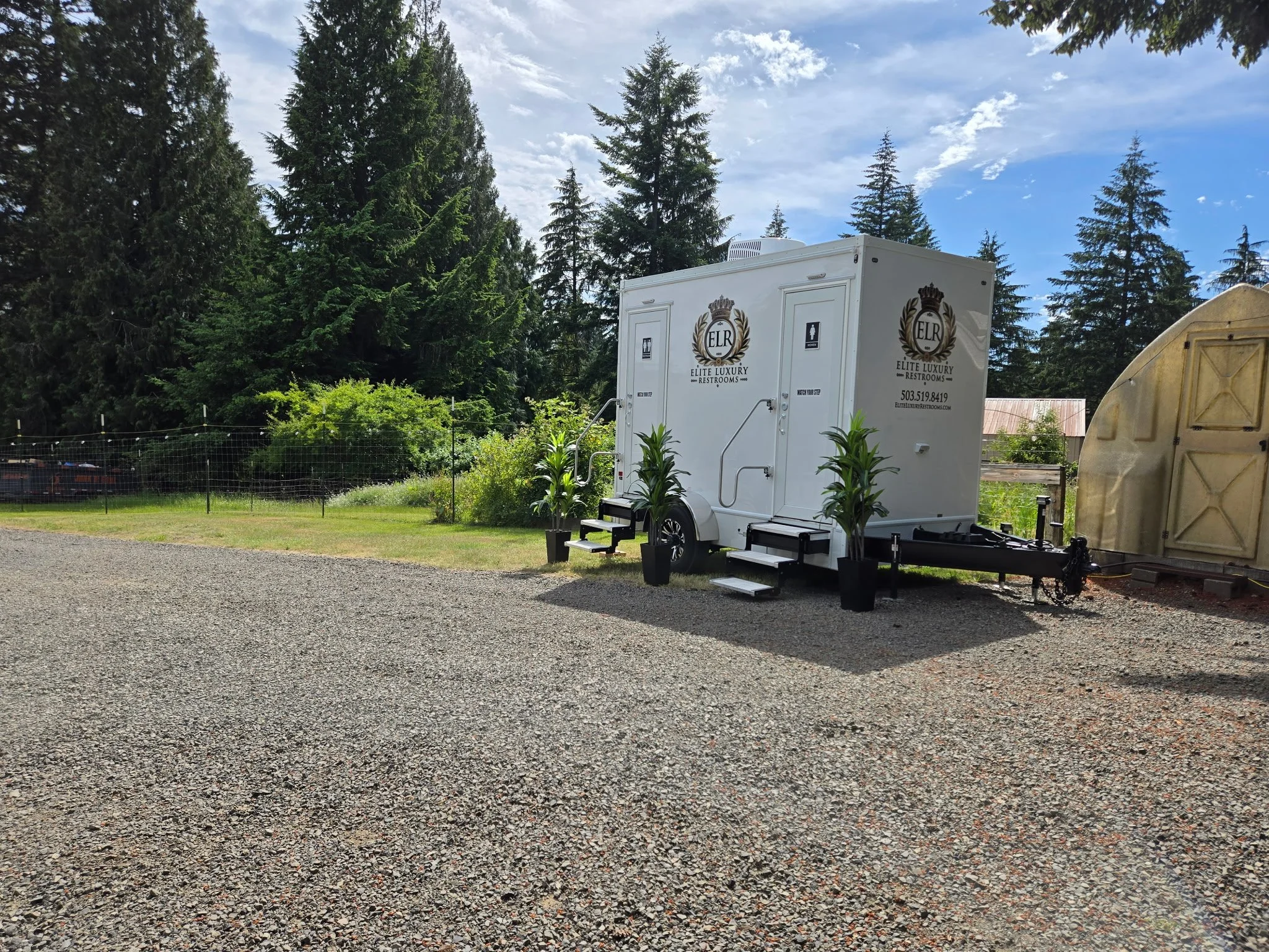 2 Station Elite Grand Restroom Trailer