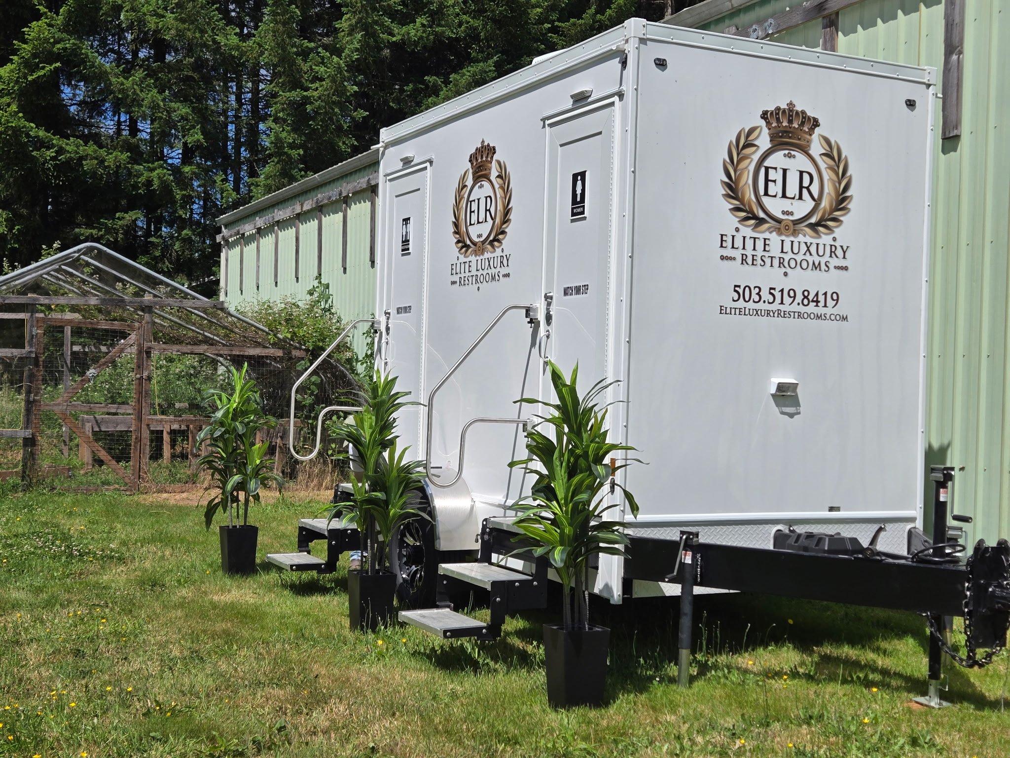 2 Station Elite Grand Restroom Trailer