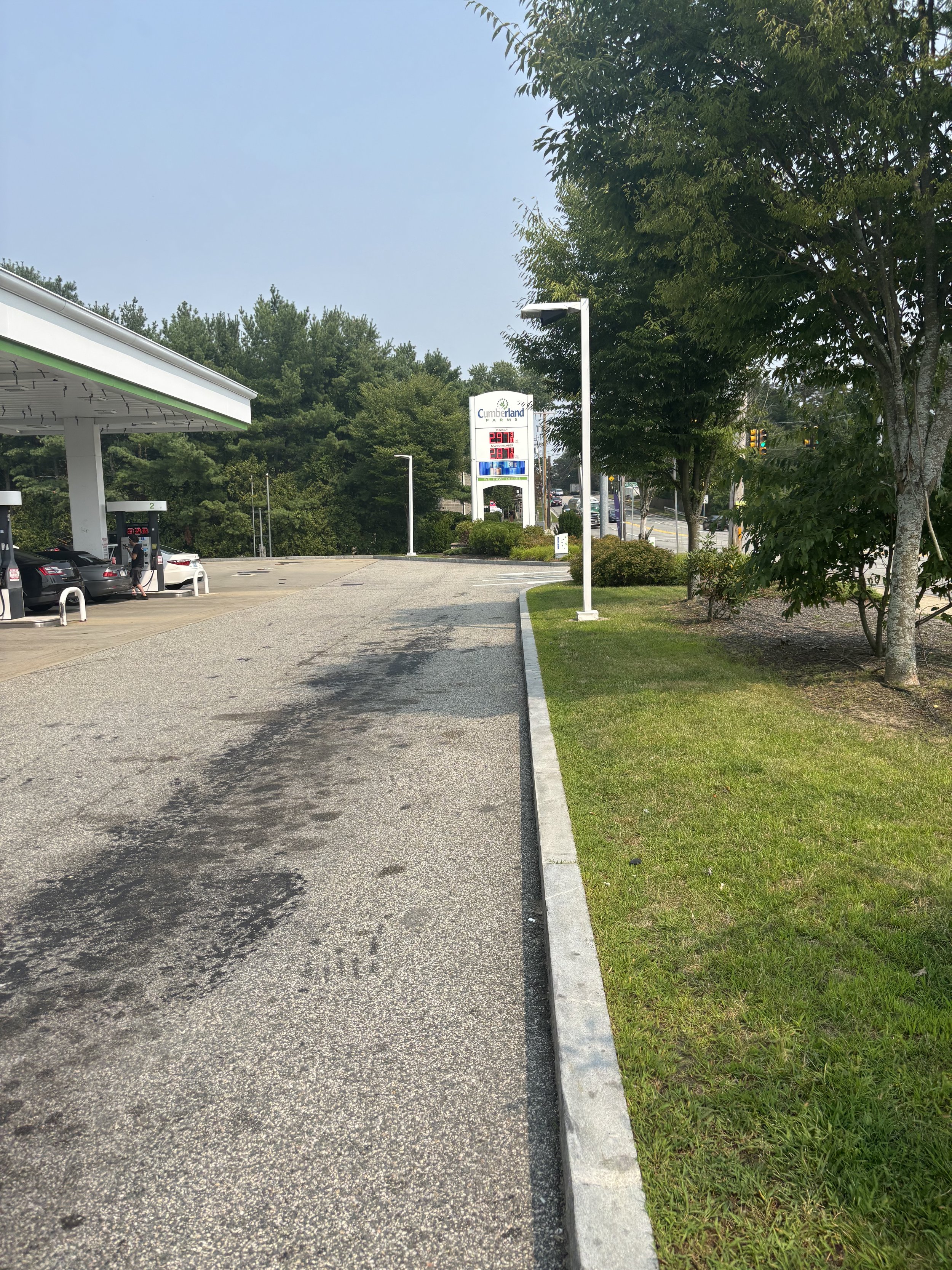 Commercial landscaping, exterior cleaning, and maintenance services in Rhode Island & Massachusetts by C&E Services