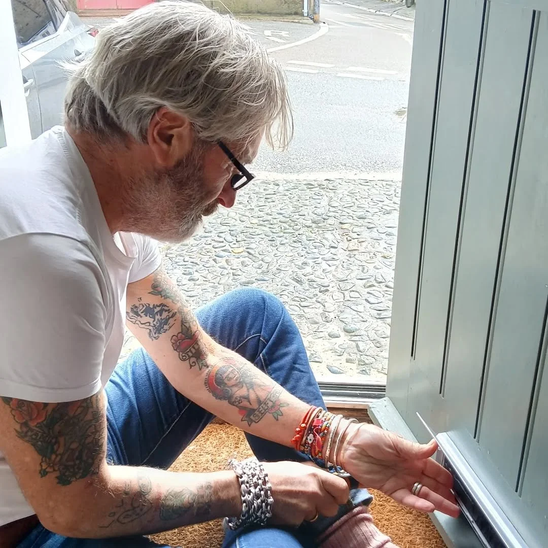 Last bit of DIY for the Cobbles.  Replacing the letter box which had been blown off in the storm. Xxx