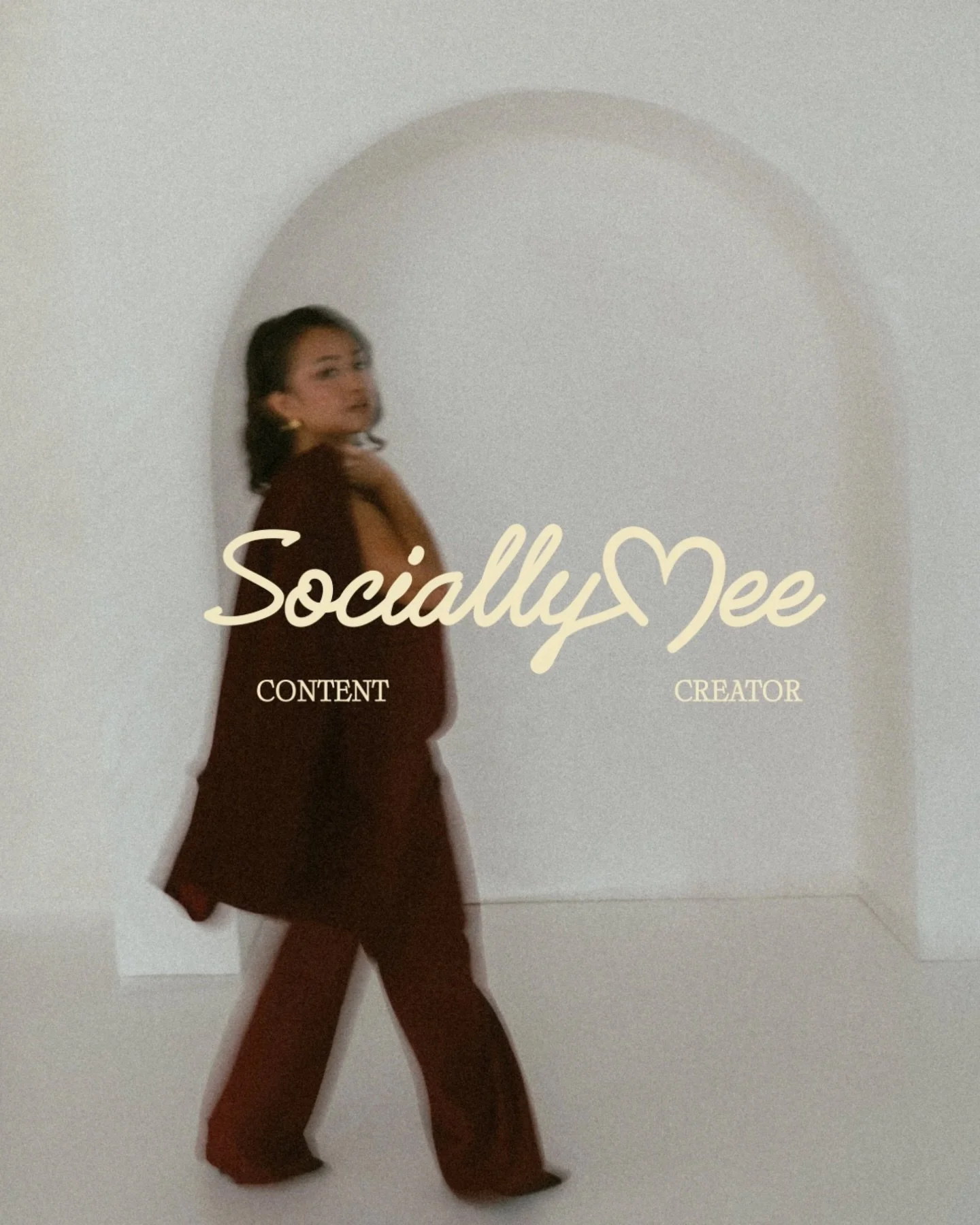 Welcome to SociallyMee 2.0

I&rsquo;m Aimee, the founder, and it&rsquo;s time for a proper reintroduction!

What kicked off in August 2023 as brand content creation has now crash-landed (in the best way!) into the most joyful space: Wedding Content C