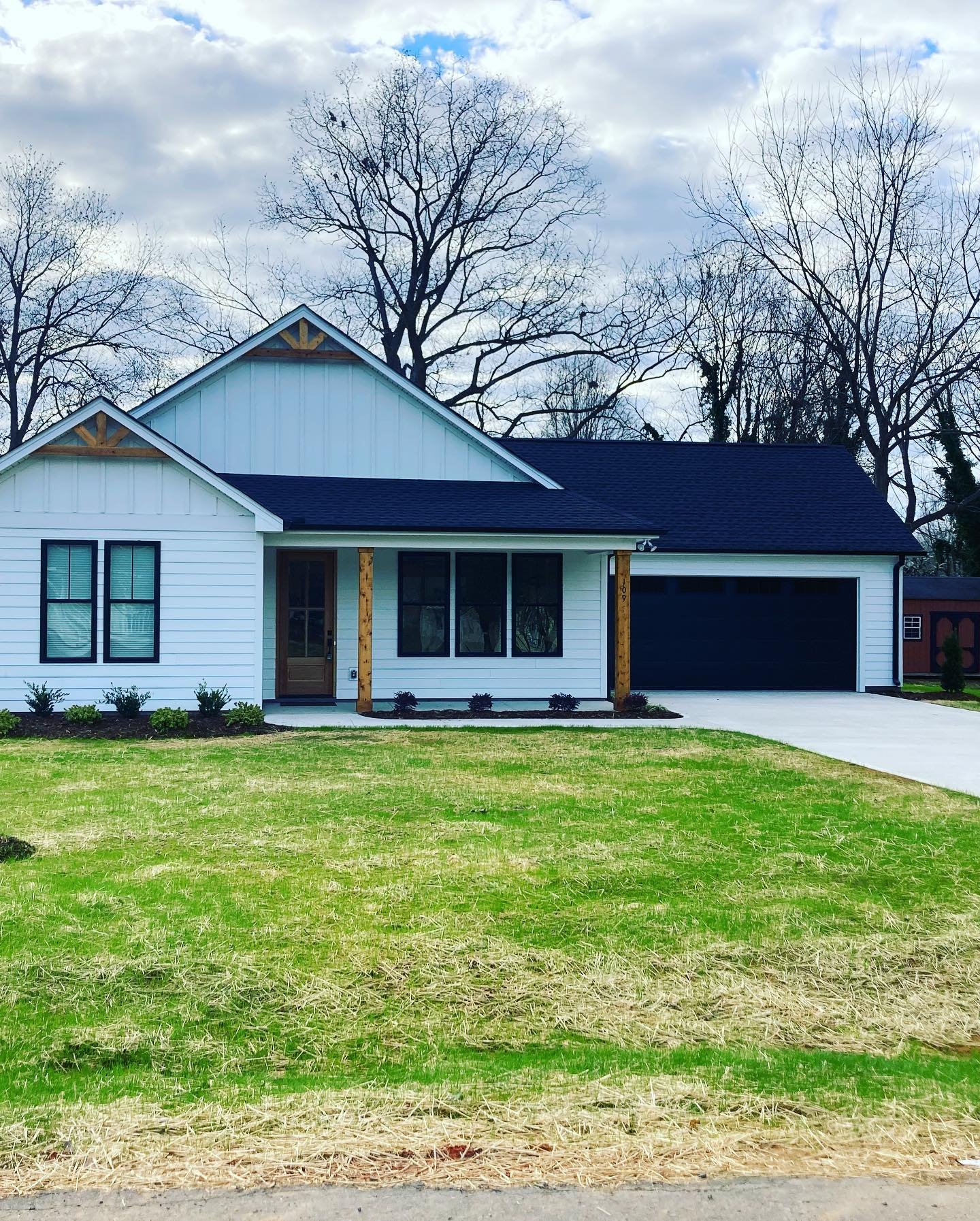Welcome home to the Mullis family!!!! This home in the heart of Stanfield turned out perfect in many ways from a easy maintenance lot with mature pecan trees in rear yard to the open concept with beautiful kitchen!!