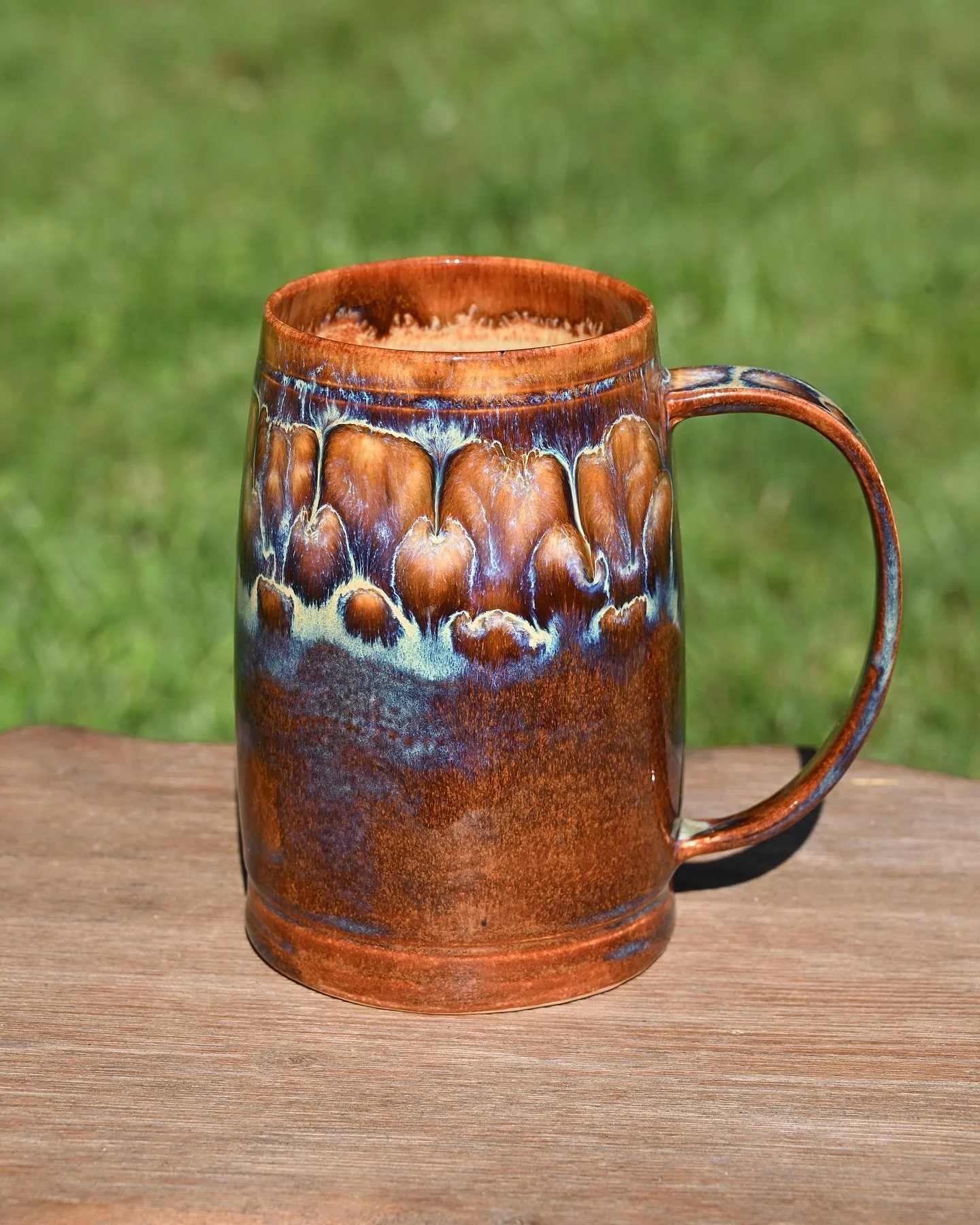 Time for beer steins π» Come snag this 24oz beauty at today’s market during #musicinthegap at the @oldstoneschool in @hillsborovirginia. Bonus points if you fill it with brews from Hillsboro’s newest brewery, @snapdragonbrewingco!
These
