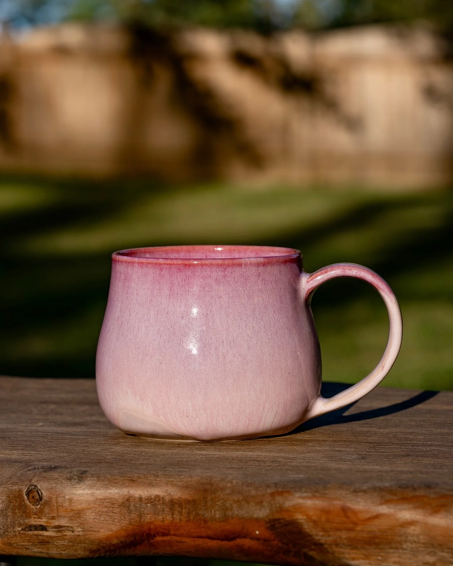 Crisp fall evenings are for cozy cups of tea π₯° π«Hoping to have lots of pots in this glaze at #frederickfiberfest on the 25th, because up close it is to die for π©·
#pottery #glaze #potterystudio #ceramics #handmade #wheelthrown #hillsboro #hillsbor