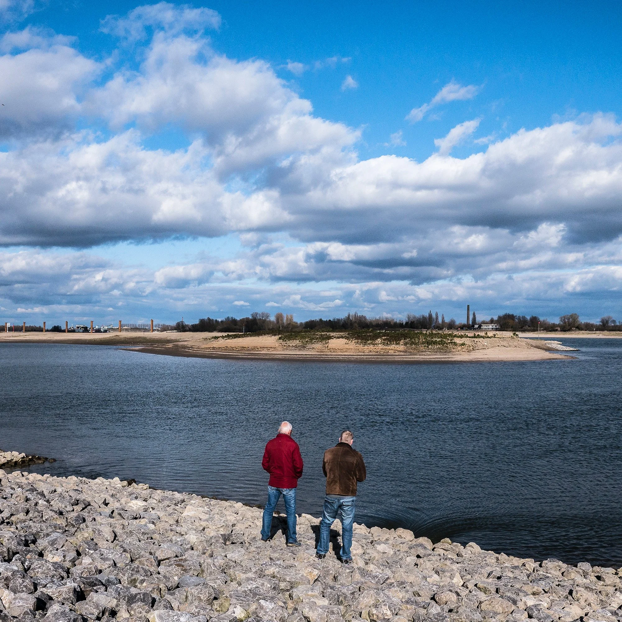 New landscapes along the “spiegelwaal,” a new channel created to lessen flooding at the river bend where Nijmegen and Lent sit. 