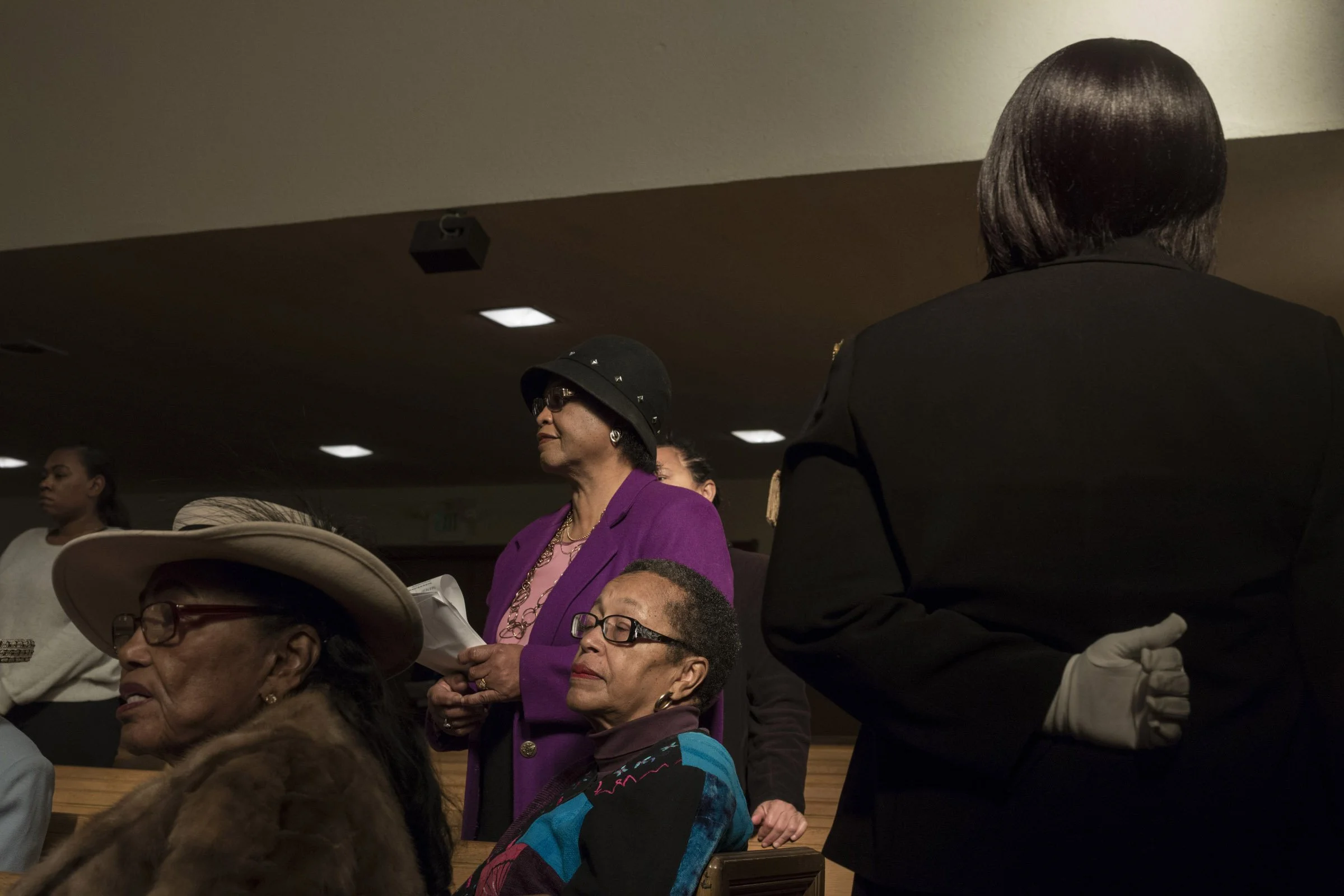  Members of the congregation quietly listen to the choir perform at the Third Baptist Church in the Fillmore district of San Francisco, California, on Sunday, November 5, 2017. (Photo by Brittany Greeson) 