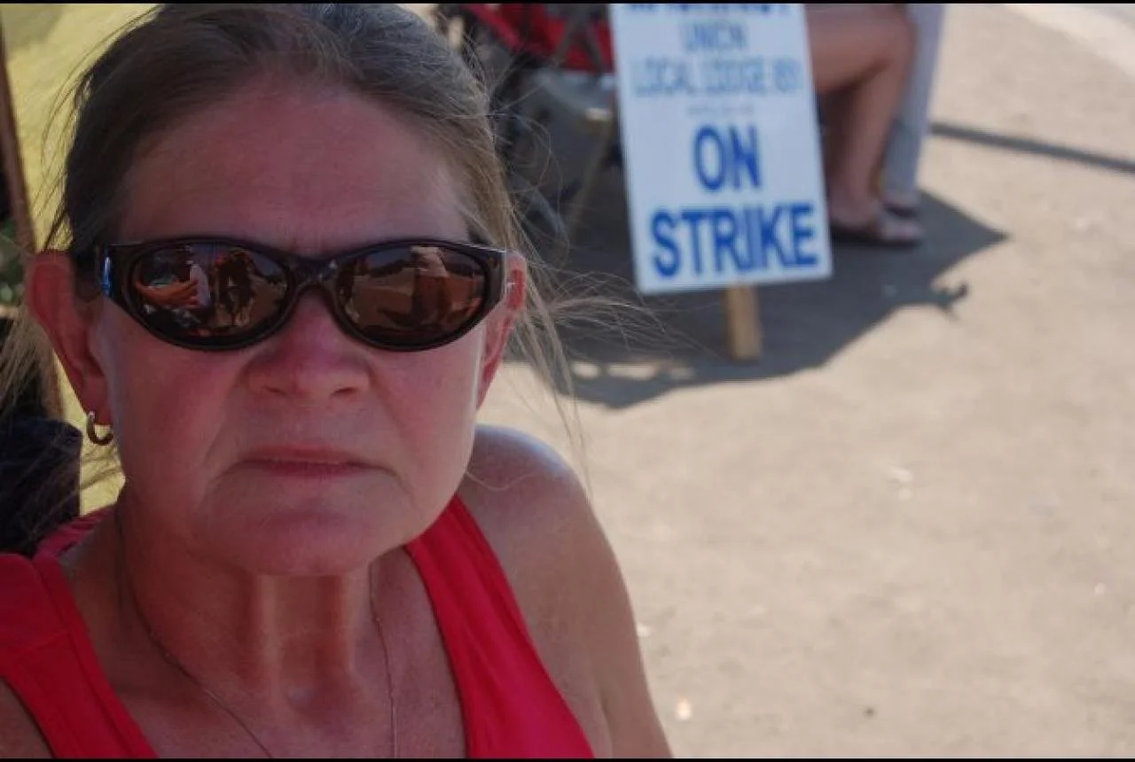 Caterpillar sets tough precedent in beating Illinois strike