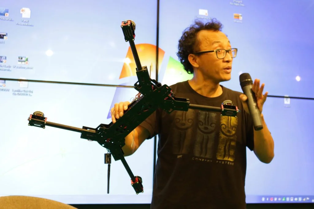 Meet the guy who builds drones to preserve forests… and learn how to make your own!