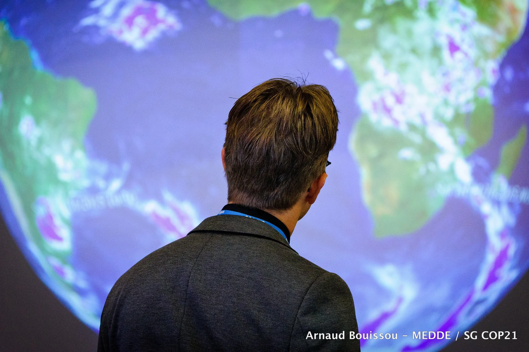 Lost in the labyrinth of the Paris climate talks? Follow a climate tracker.