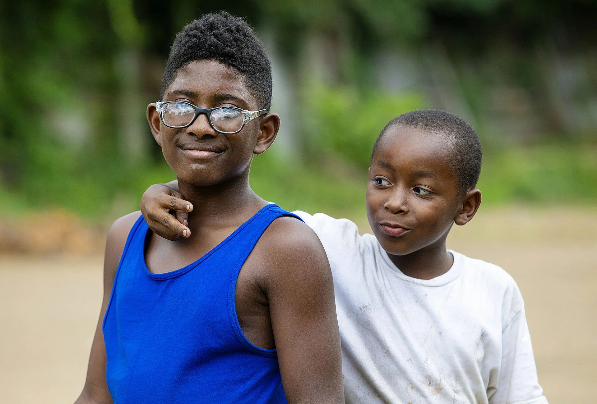  Shannon Sturgis, 11, and Jamichael Burgess, 8, pose for a photograph on Leonard Street in Jackson’s Farish Street Historic District Thursday, July 5, 2018. (Photo by Eric J. Shelton/GroundTruth) 