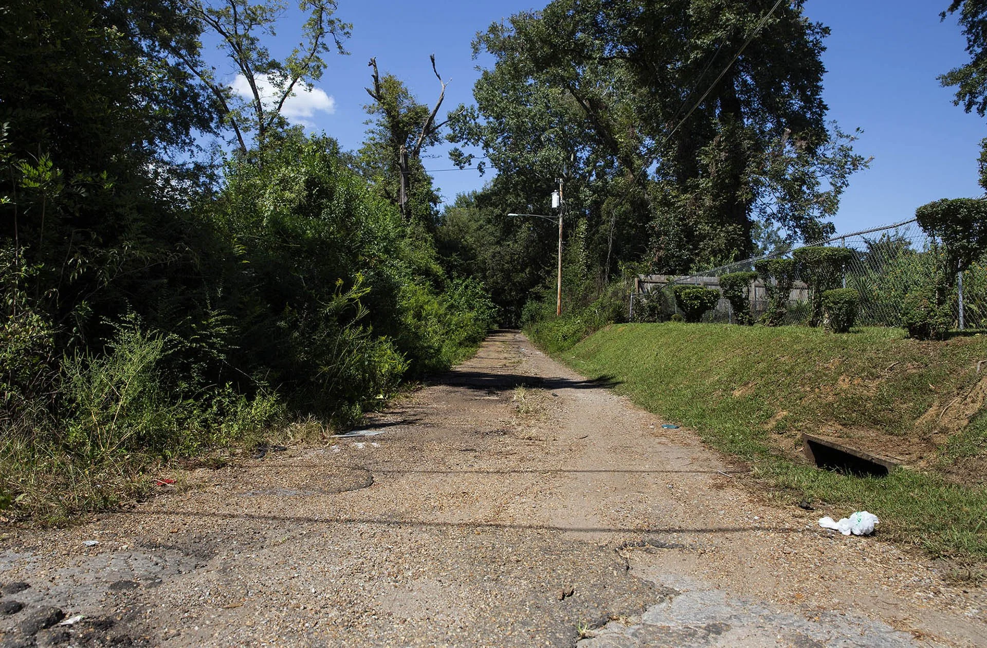  The intersection of Central Street and Buena Vista Avenue is seen in Jackson, Miss. Thursday, September 19, 2018. Lee Eric Evans’ body was found at the intersection after being shot multiple times. (Photo by Eric J. Shelton/GroundTruth) 