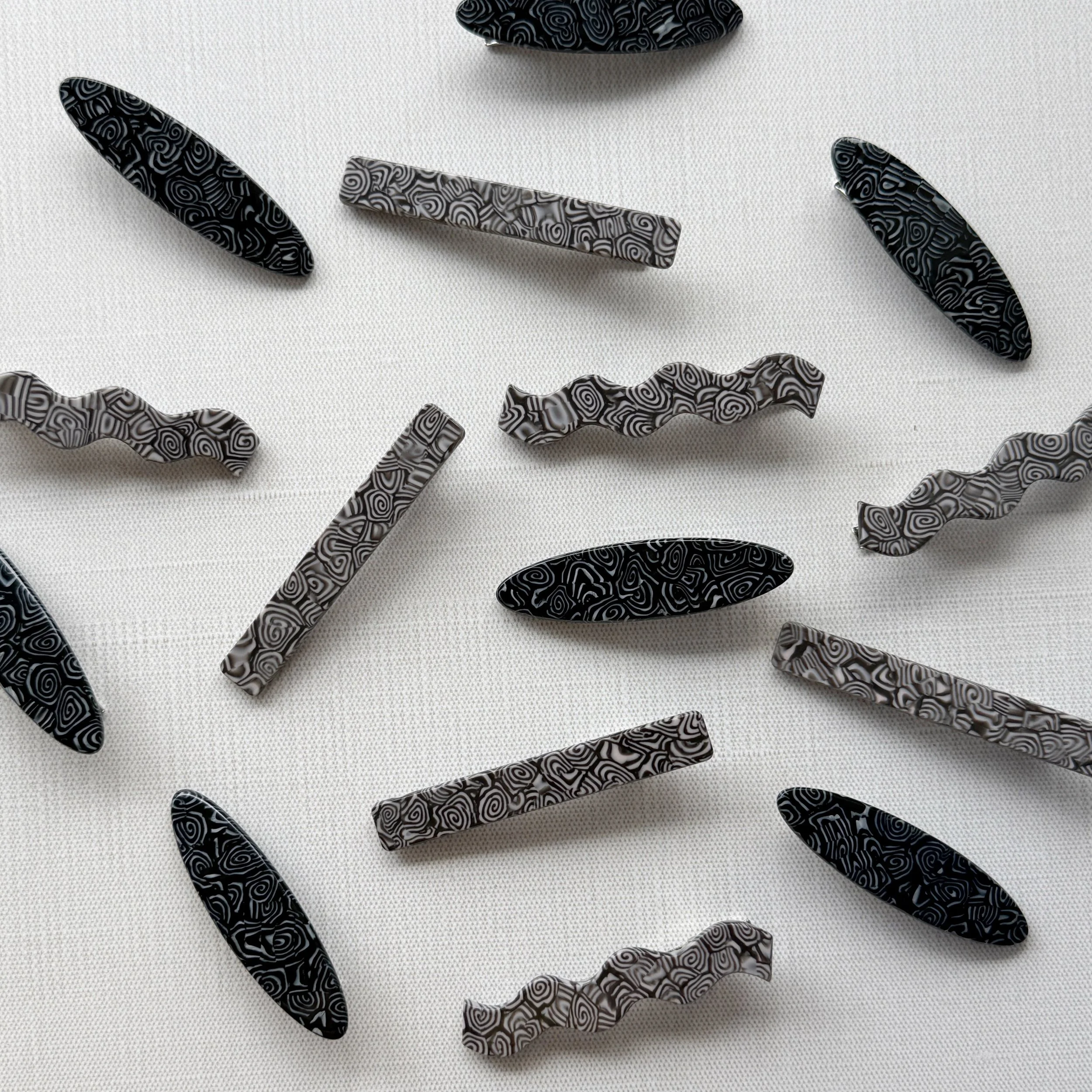 Abstract Charcoal Shaped Eco Alligator Hair Clip