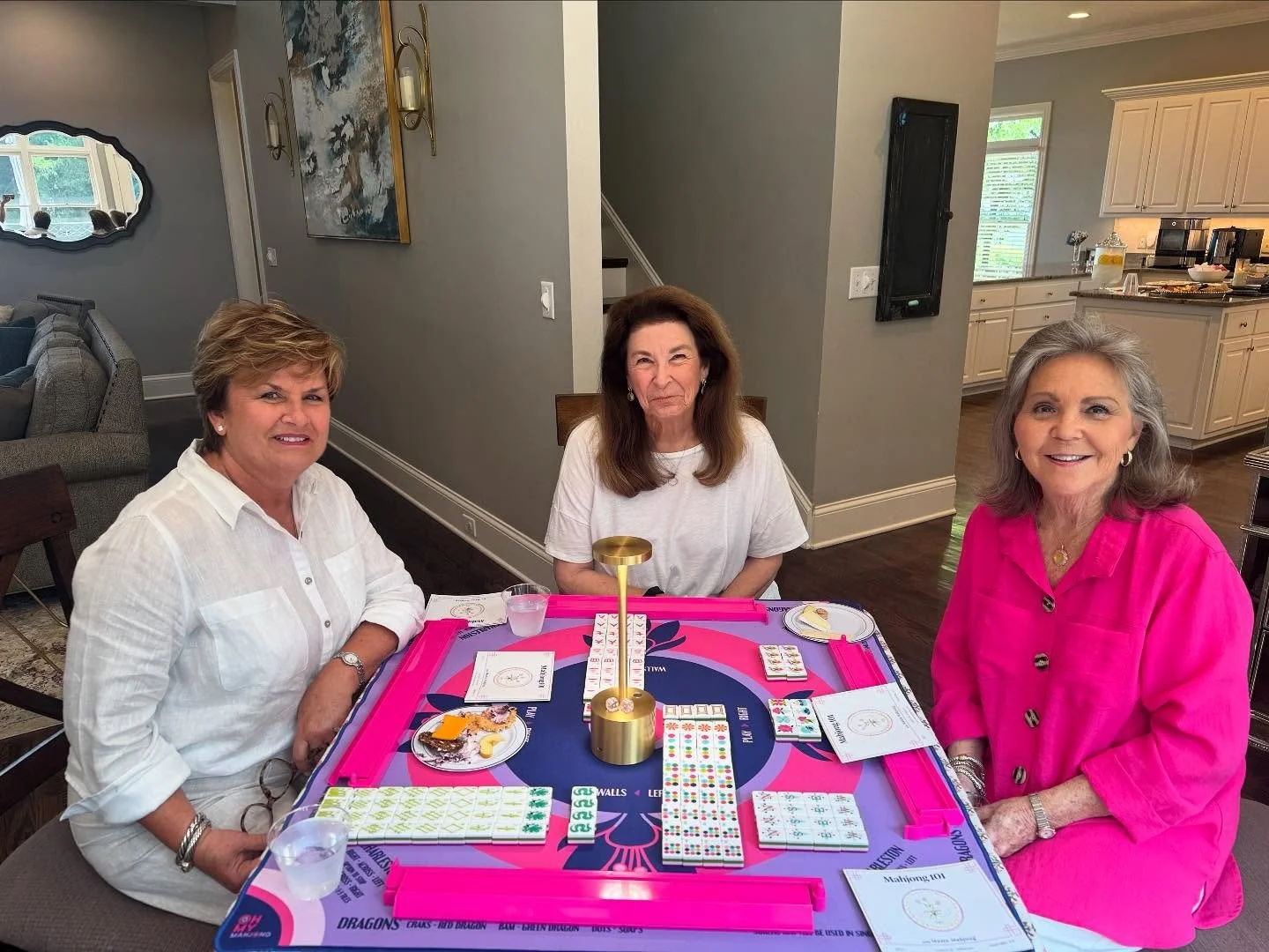 Can you think of a better birthday surprise? Mahjong with your mom and friends with a surprise dinner party afterwards with their husbands! Kristie was the best hostess and look at these darling petifores! @kmkfra

#mamamahjong #mahjong #birthday #su