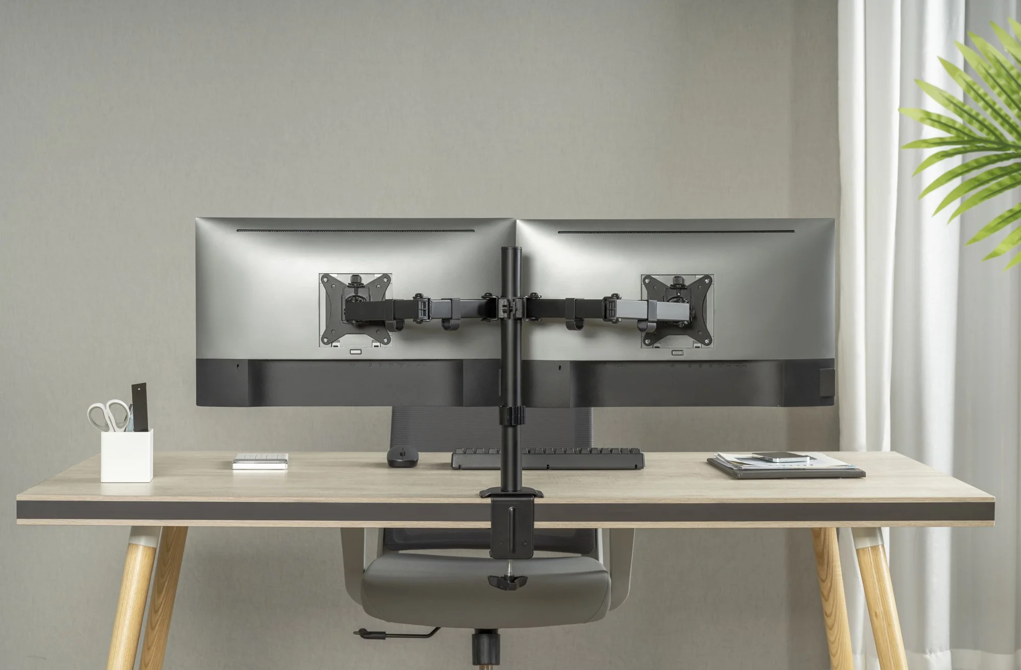 2EZCLAMP v2 lifestyle 2  2000.jpg