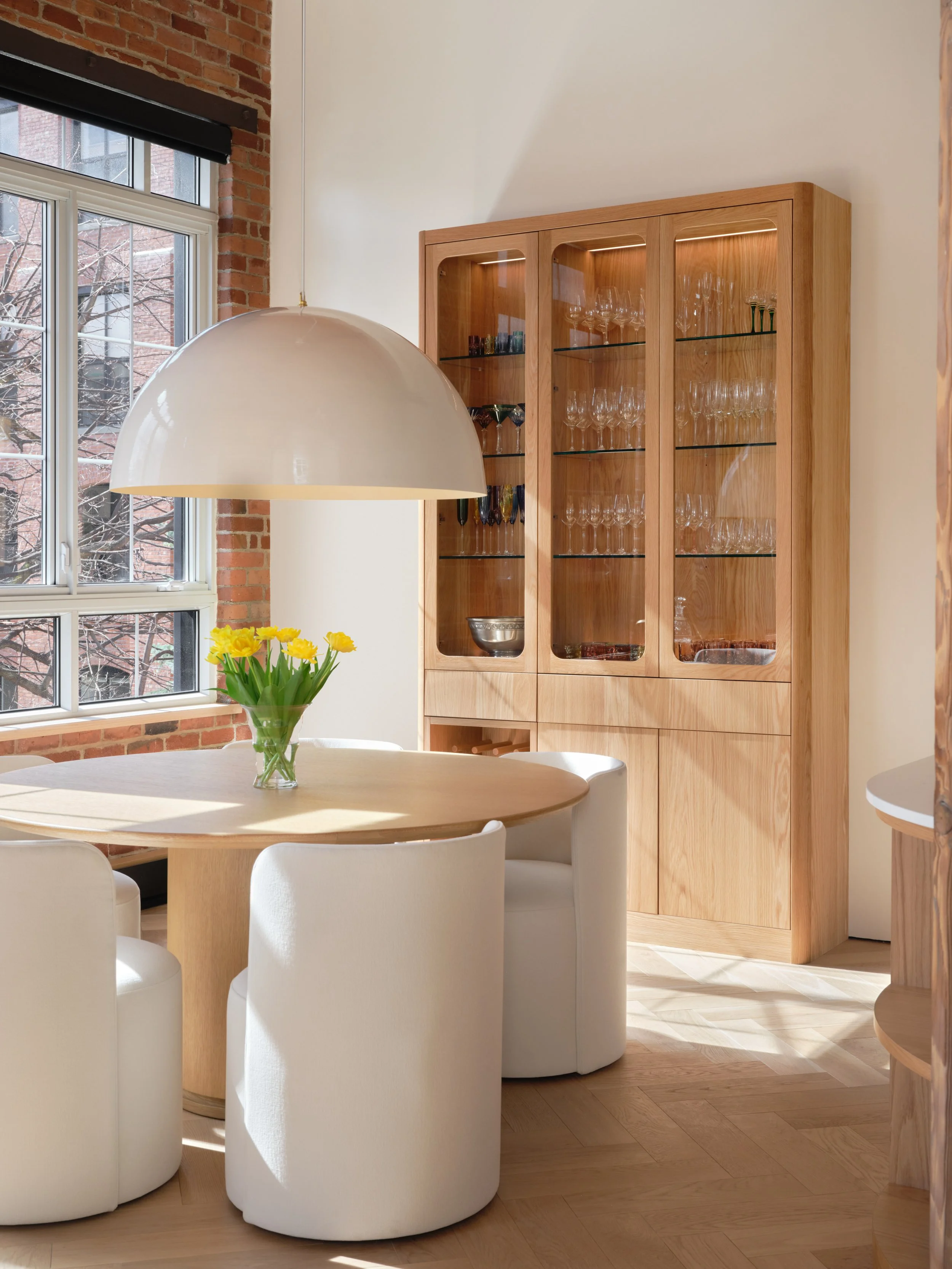 LE VAISSELIER SUR MESURE: UN MEUBLE QUI DONNE LE TON