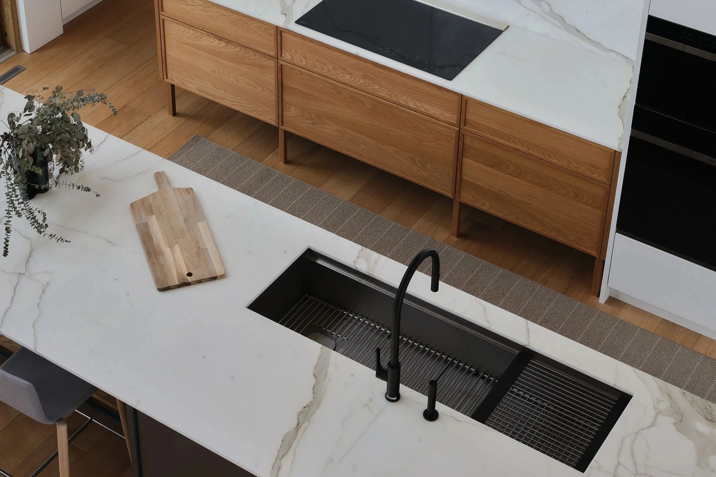 ilot-central-cuisine-sur-mesure.jpg