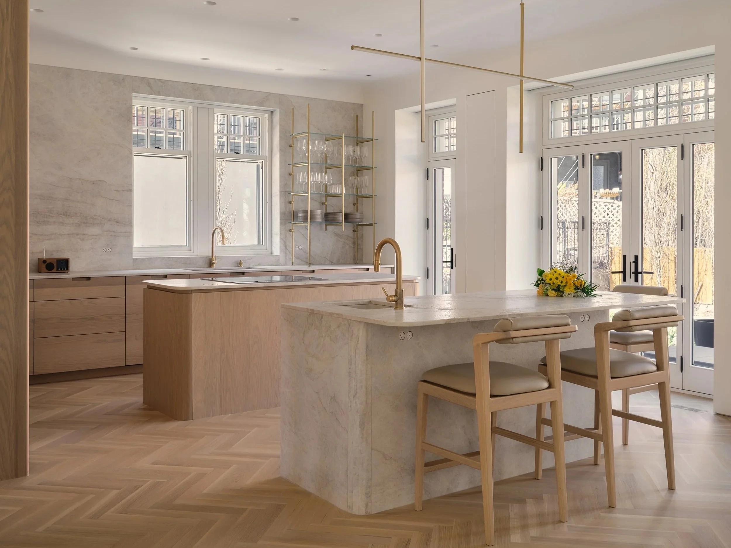 cuisine haut de gamme moderne à Montréal avec design architectural épuré