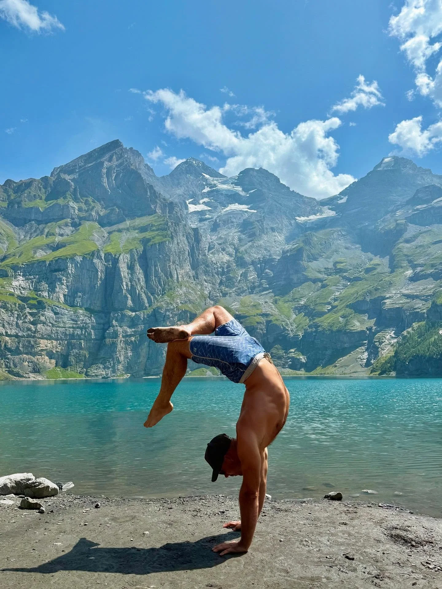 Each thought, each action in the sunlight of awareness becomes sacred. -Thich Nhat Hanh
🇨🇭 🏔️ 

Reflecting back on sacred moments with my love @dr.nicolerenee 🩵

#latergram #switzerland #oeschinensee #oeschinenlake #oeschinensee🇨🇭 #yoga #handst