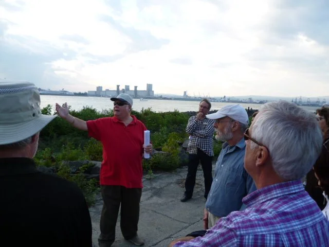 Gilles Jobidon et des membres de l'AGTQ.JPG